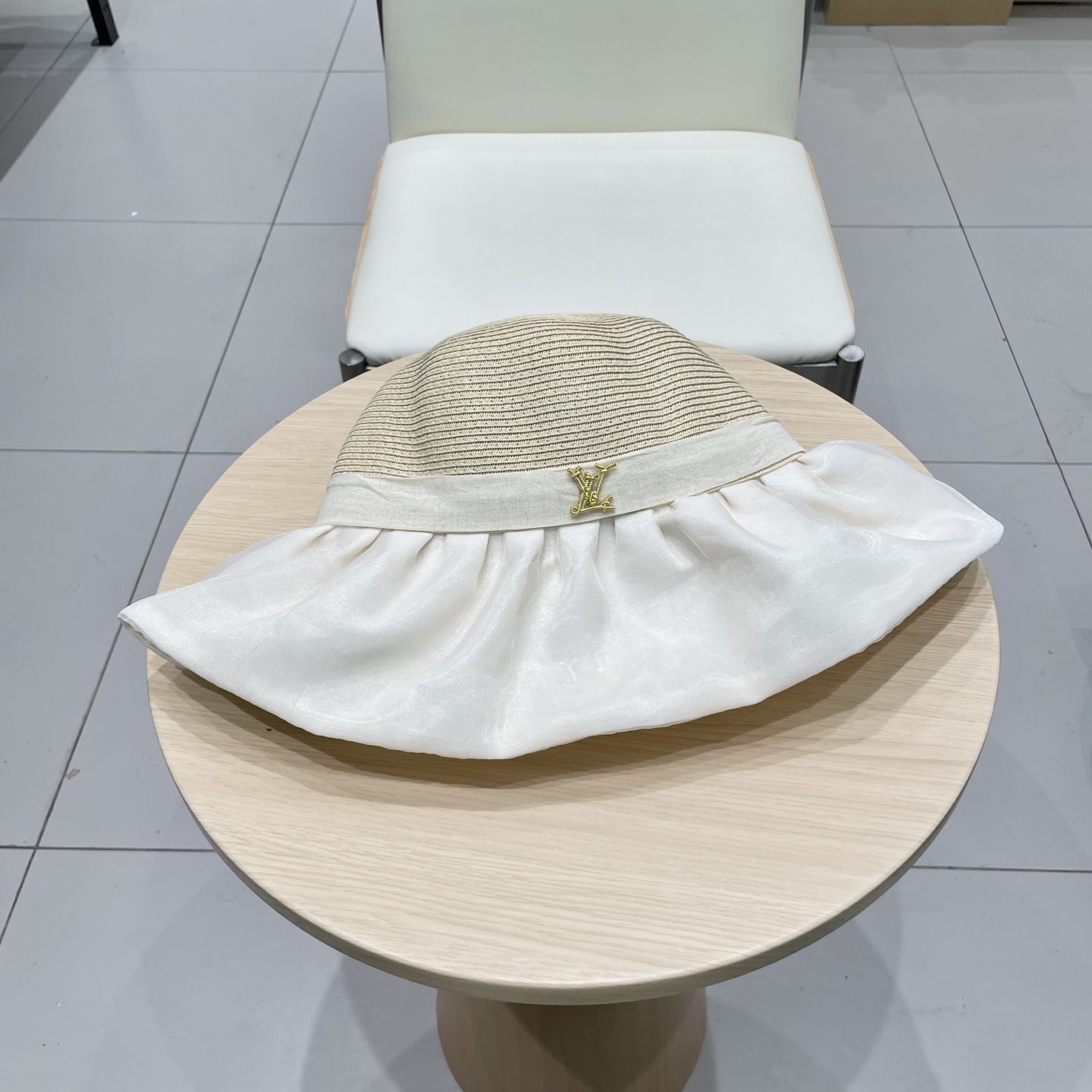  路易威登lVLouisVuitton春夏欧根纱大蝴蝶结草帽遮阳帽女可折叠蝴蝶结优雅出游度假渔夫帽