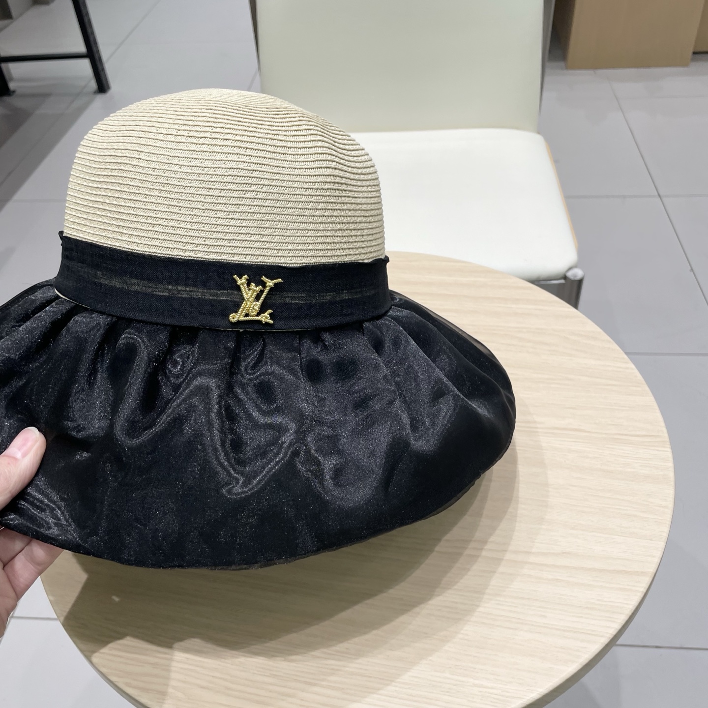  路易威登lVLouisVuitton春夏欧根纱大蝴蝶结草帽遮阳帽女可折叠蝴蝶结优雅出游度假渔夫帽