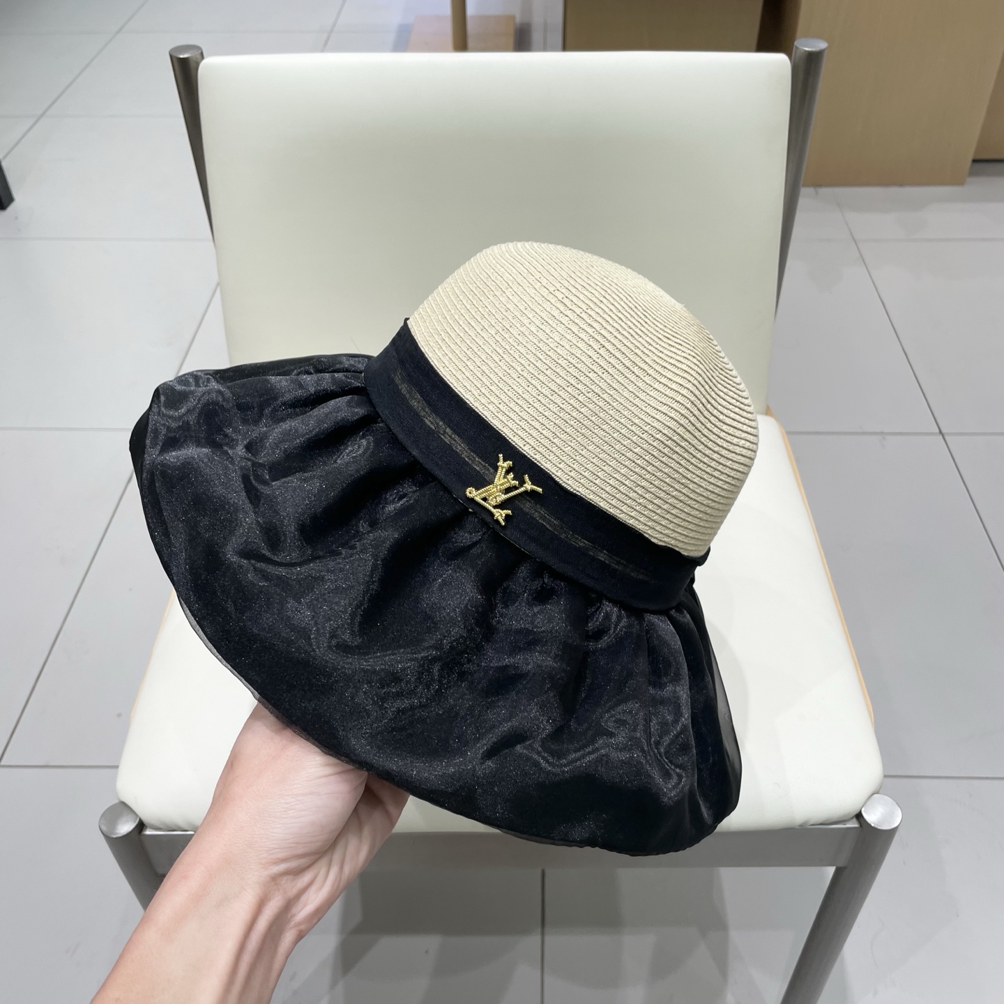  路易威登lVLouisVuitton春夏欧根纱大蝴蝶结草帽遮阳帽女可折叠蝴蝶结优雅出游度假渔夫帽