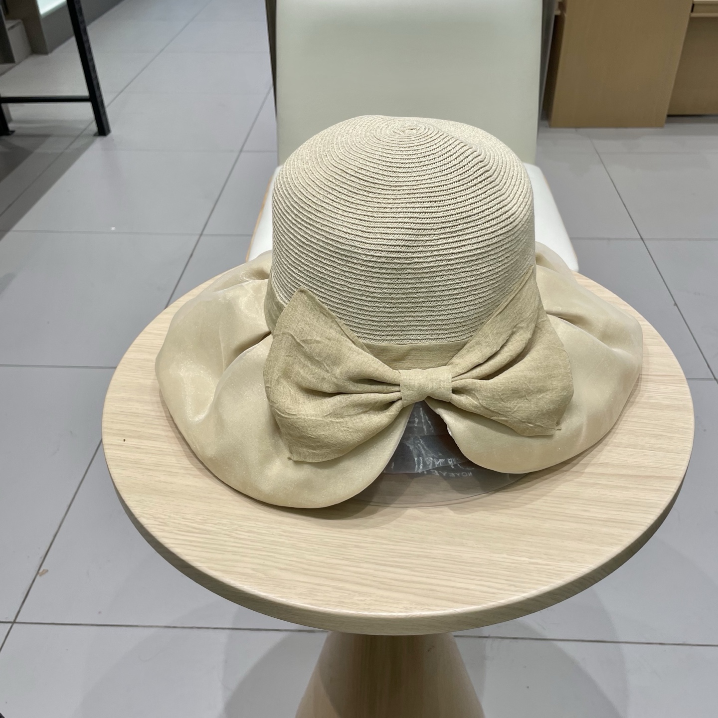  路易威登lVLouisVuitton春夏欧根纱大蝴蝶结草帽遮阳帽女可折叠蝴蝶结优雅出游度假渔夫帽