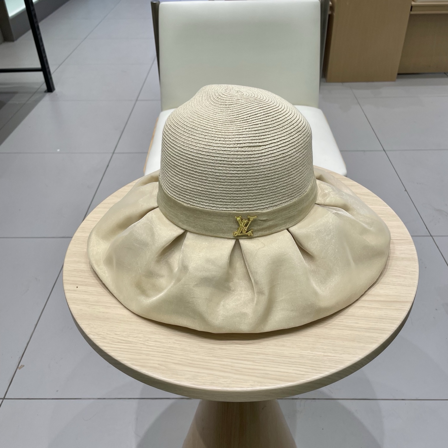  路易威登lVLouisVuitton春夏欧根纱大蝴蝶结草帽遮阳帽女可折叠蝴蝶结优雅出游度假渔夫帽