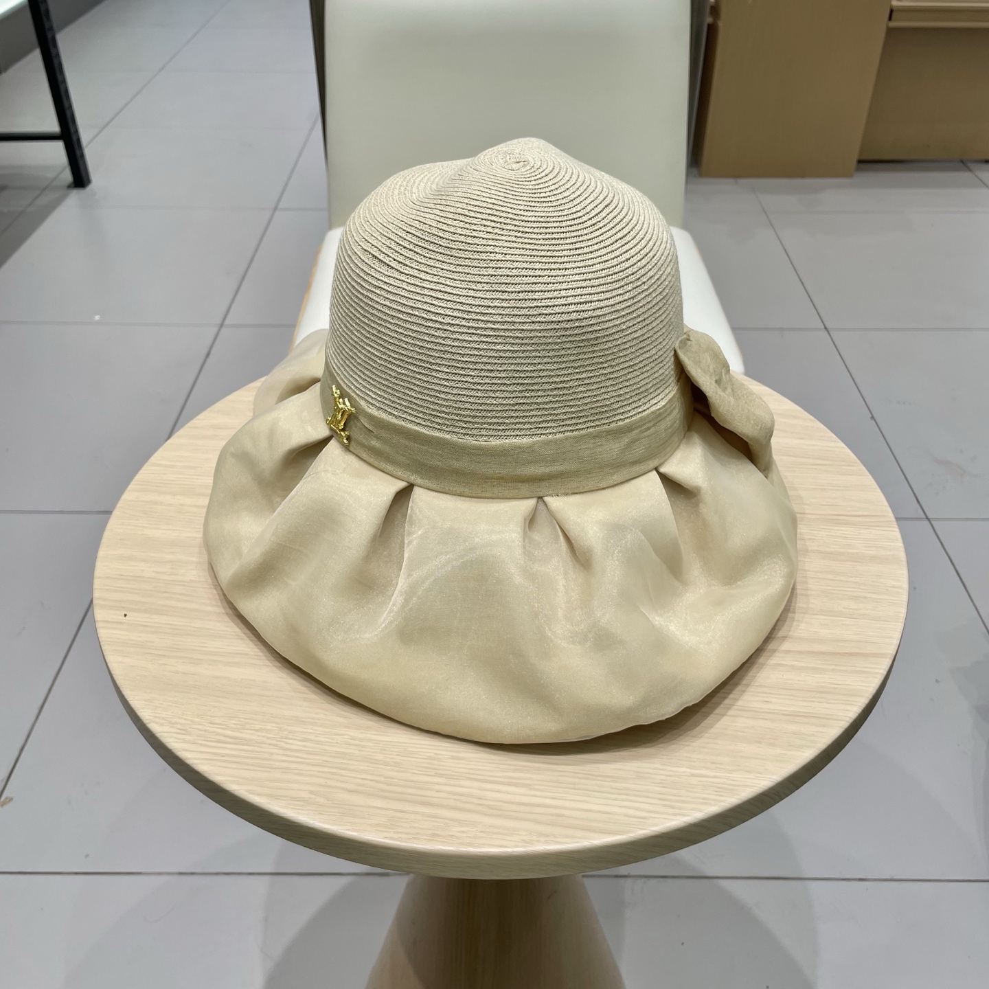  路易威登lVLouisVuitton春夏欧根纱大蝴蝶结草帽遮阳帽女可折叠蝴蝶结优雅出游度假渔夫帽