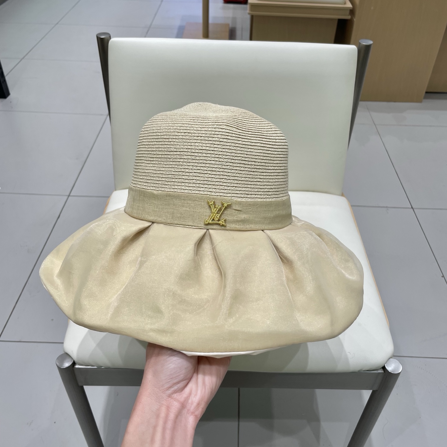  路易威登lVLouisVuitton春夏欧根纱大蝴蝶结草帽遮阳帽女可折叠蝴蝶结优雅出游度假渔夫帽