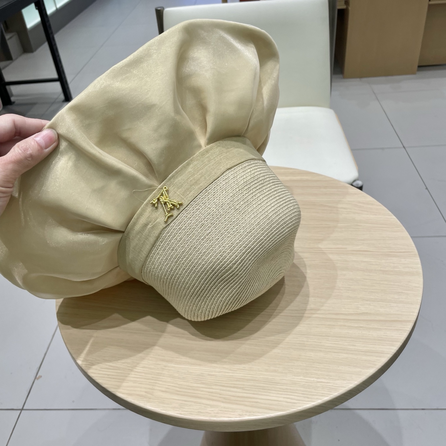  路易威登lVLouisVuitton春夏欧根纱大蝴蝶结草帽遮阳帽女可折叠蝴蝶结优雅出游度假渔夫帽