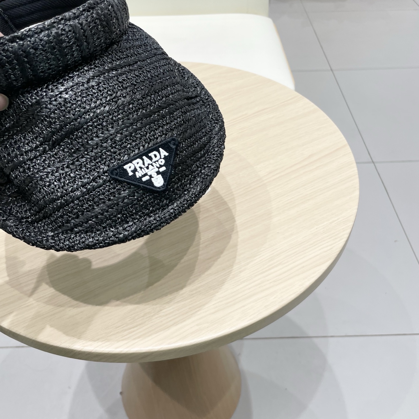  Prada普拉达新款草编空顶帽
防晒款 享受阳光 高效防晒～
