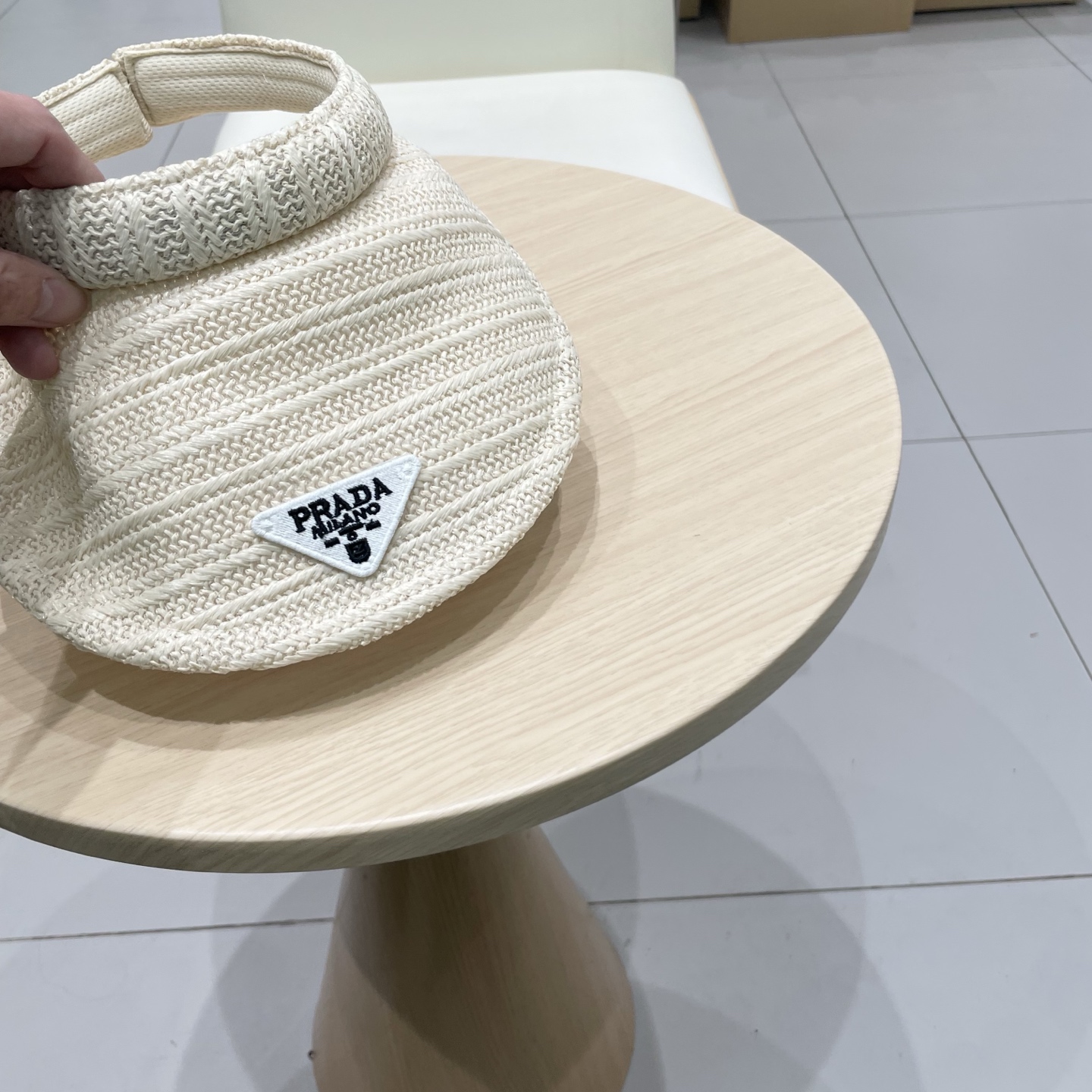  Prada普拉达新款草编空顶帽
防晒款 享受阳光 高效防晒～