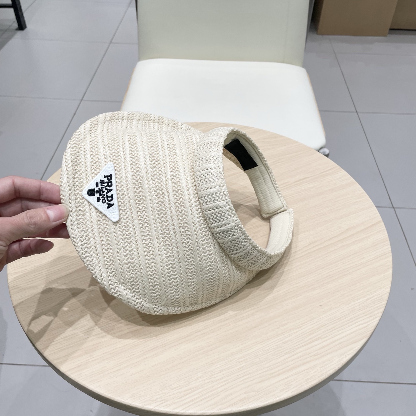  Prada普拉达新款草编空顶帽
防晒款 享受阳光 高效防晒～