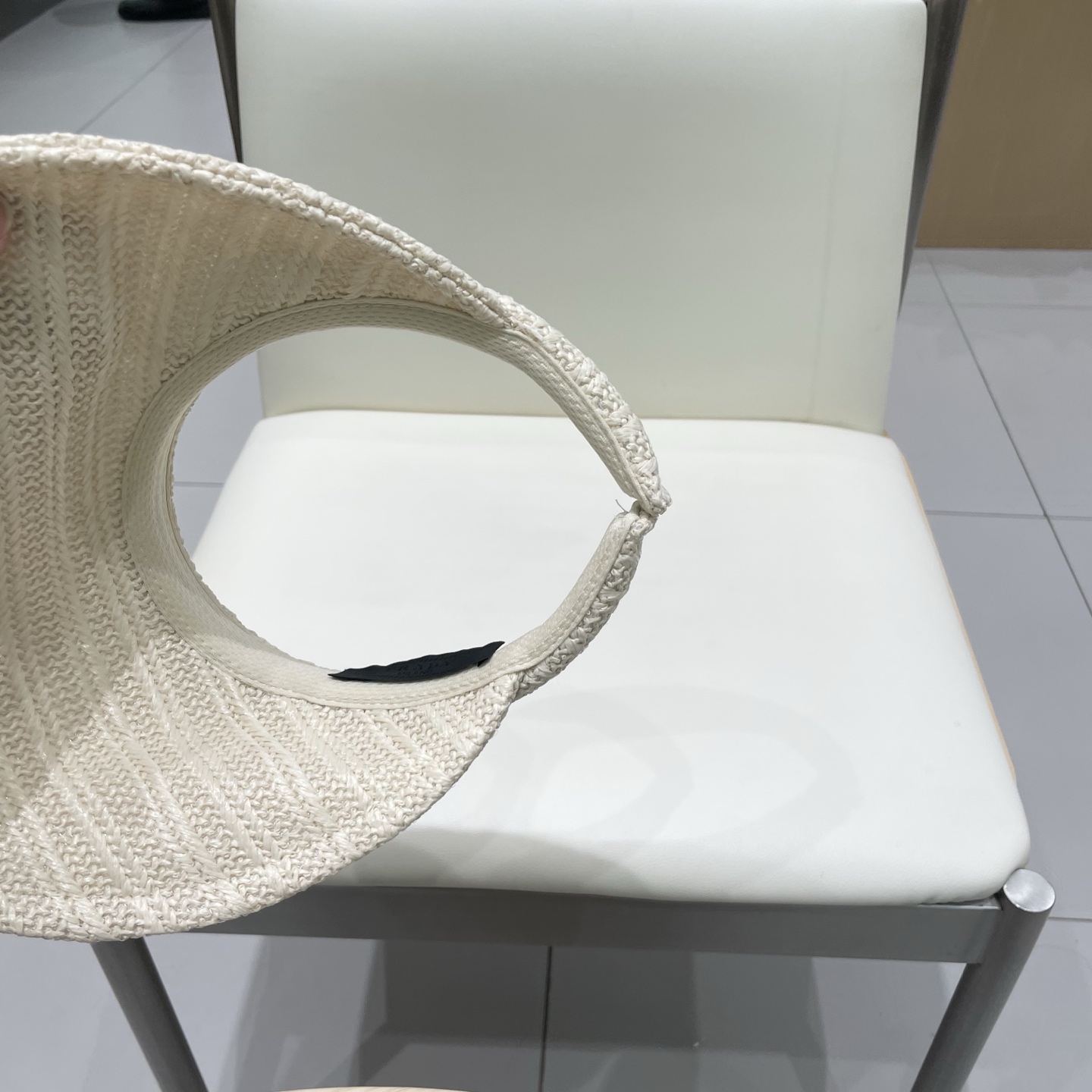  Prada普拉达新款草编空顶帽
防晒款 享受阳光 高效防晒～