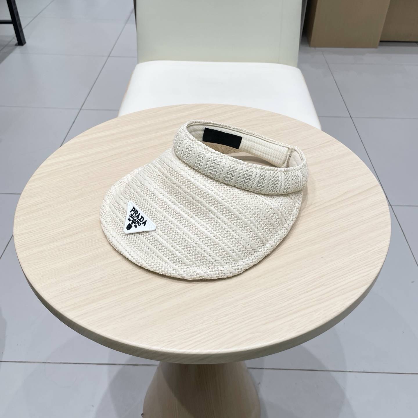  Prada普拉达新款草编空顶帽
防晒款 享受阳光 高效防晒～