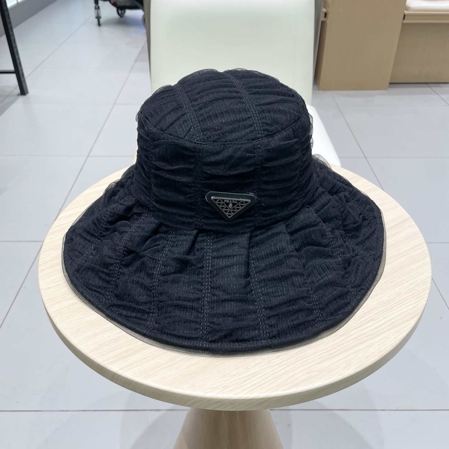  Prada普拉达2025春夏新款渔夫帽子女大头围显脸小日系泡泡纱遮阳防晒太阳帽潮