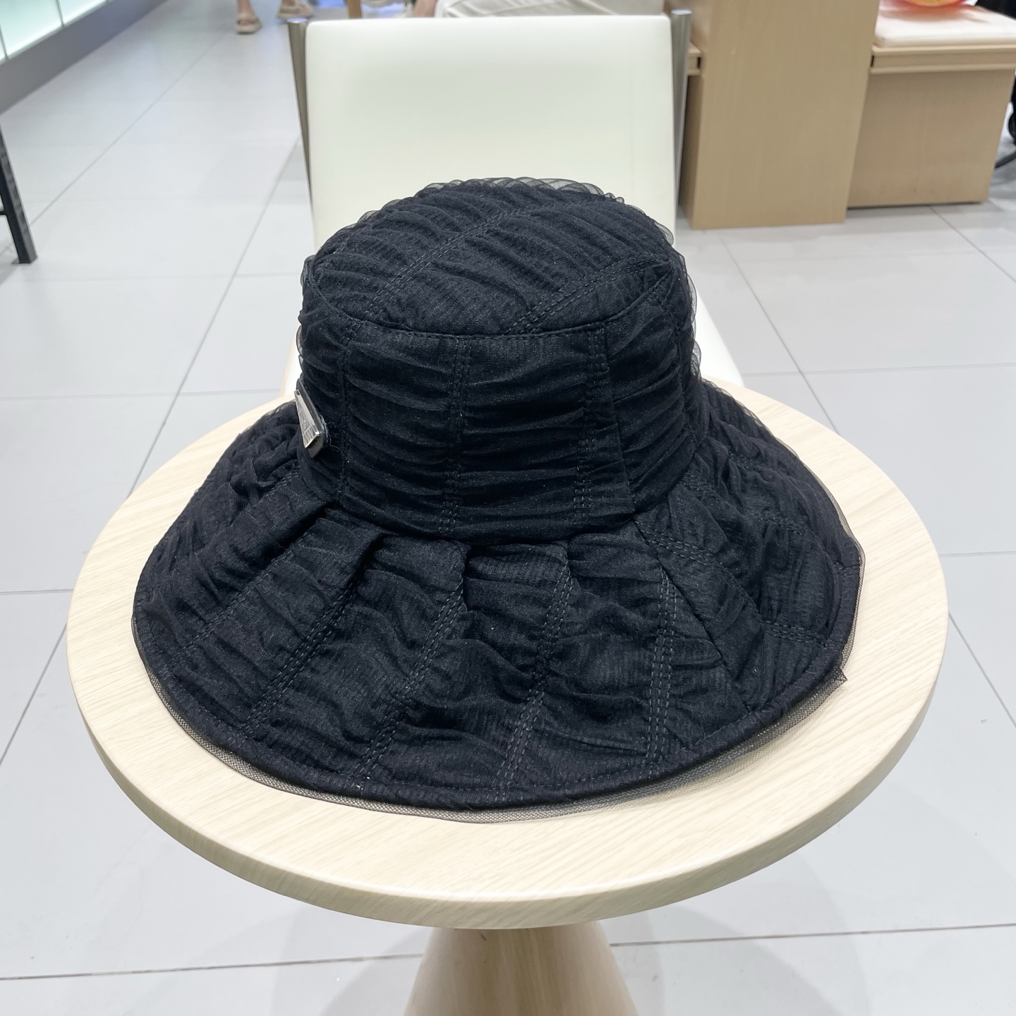  Prada普拉达2025春夏新款渔夫帽子女大头围显脸小日系泡泡纱遮阳防晒太阳帽潮