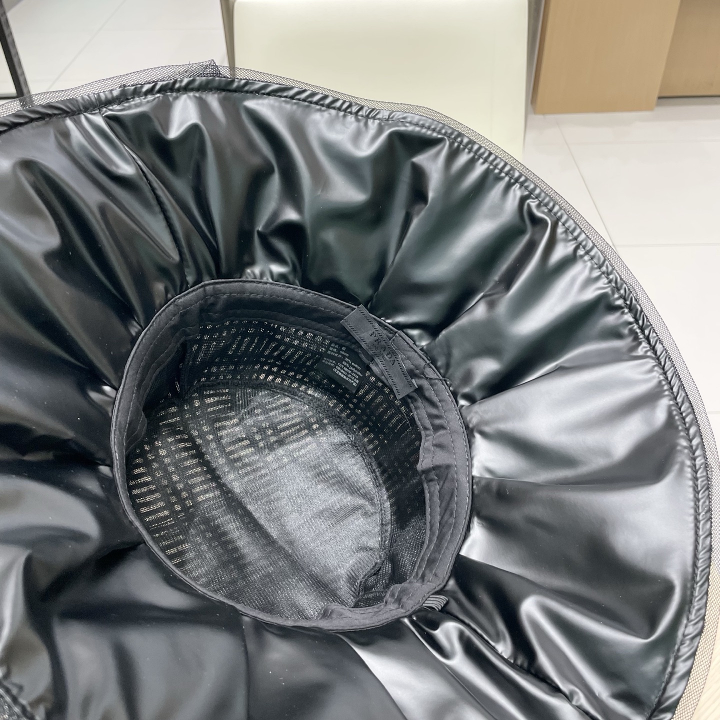  Prada普拉达2025春夏新款渔夫帽子女大头围显脸小日系泡泡纱遮阳防晒太阳帽潮