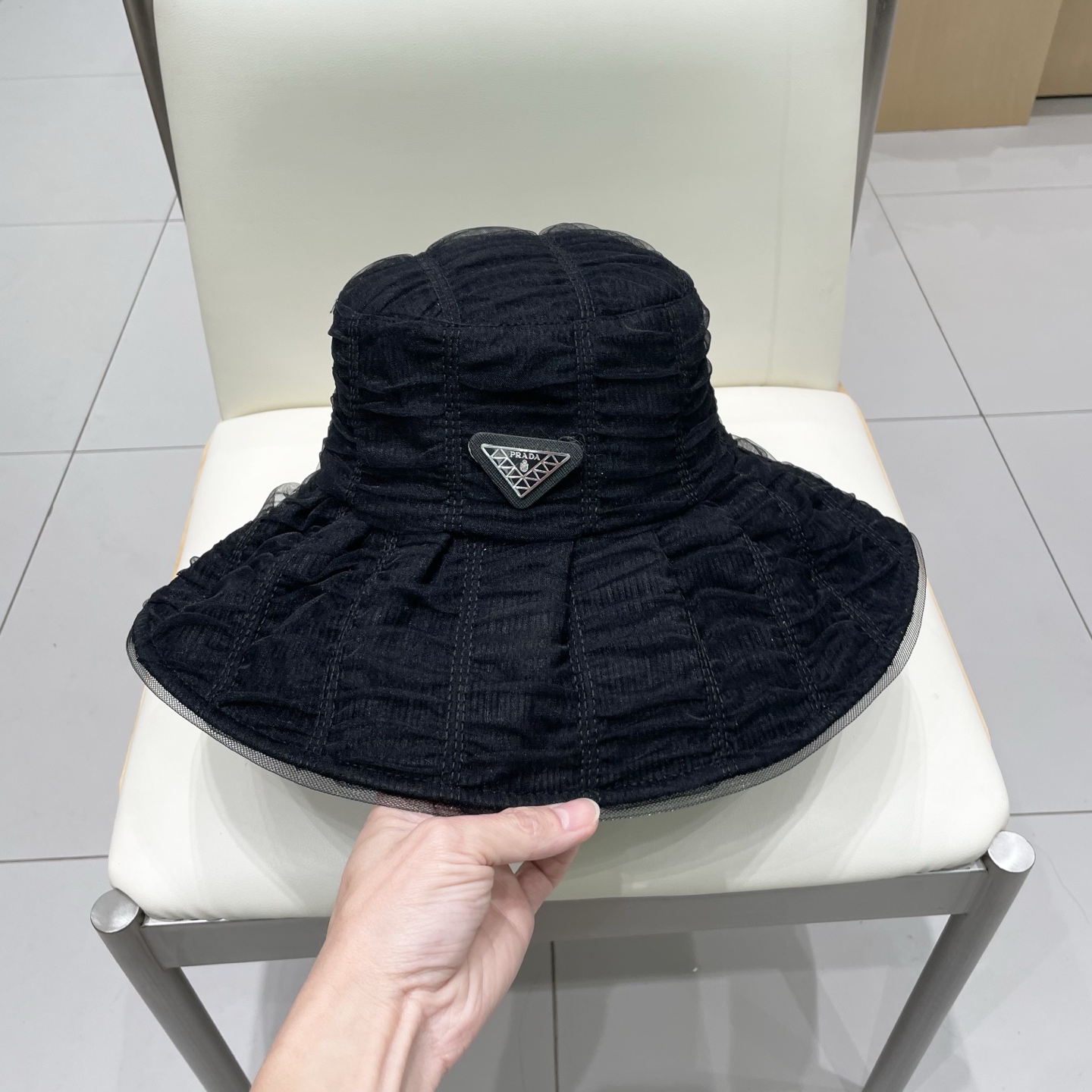  Prada普拉达2025春夏新款渔夫帽子女大头围显脸小日系泡泡纱遮阳防晒太阳帽潮