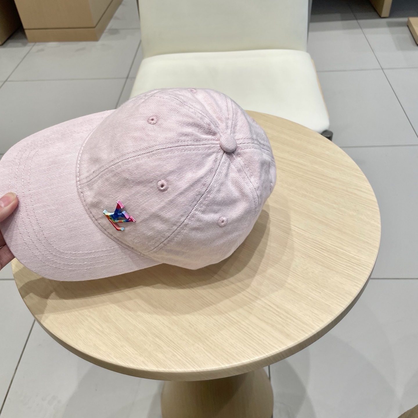  🧢路易威登棒球帽 LouisVuitton😍新款LV棒球帽，重工打造♥️高端大气，百搭款🤗男女通用！跑