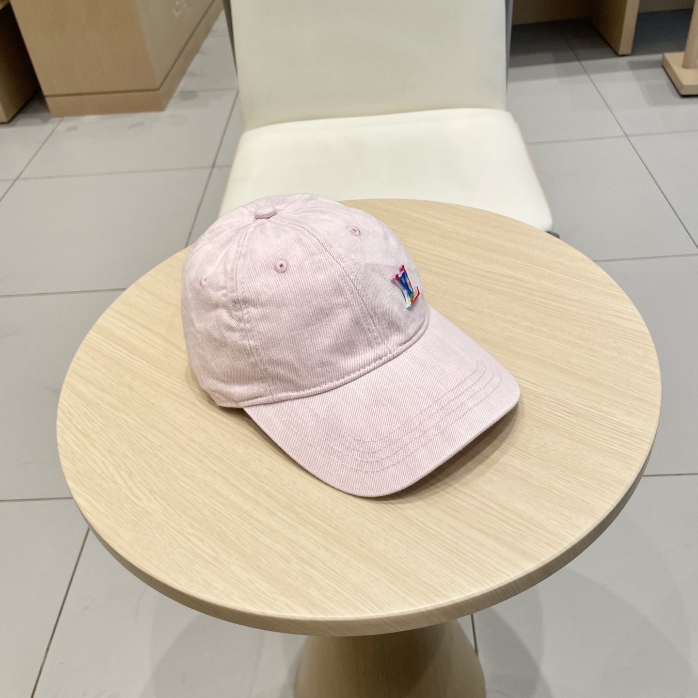  🧢路易威登棒球帽 LouisVuitton😍新款LV棒球帽，重工打造♥️高端大气，百搭款🤗男女通用！跑