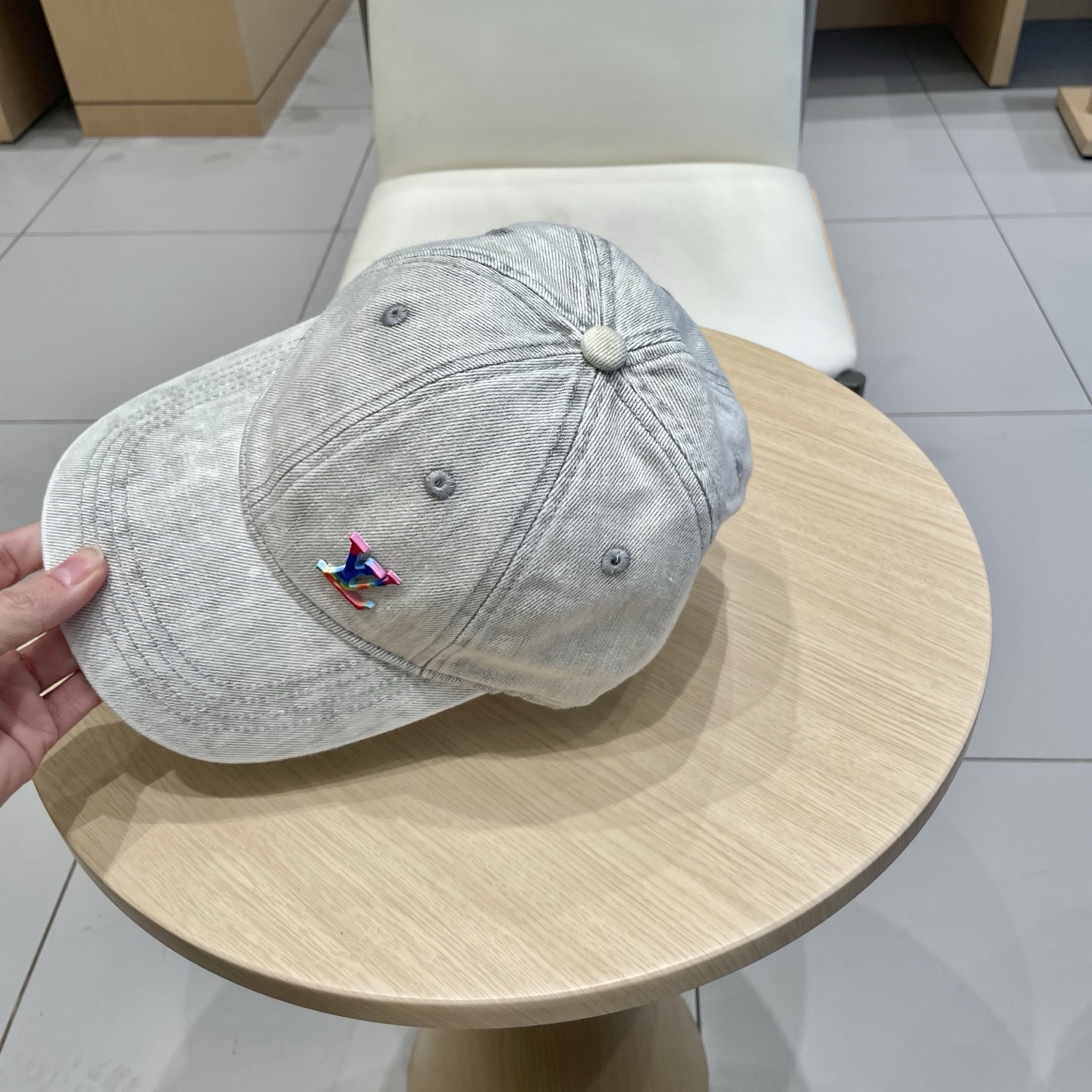  🧢路易威登棒球帽 LouisVuitton😍新款LV棒球帽，重工打造♥️高端大气，百搭款🤗男女通用！跑