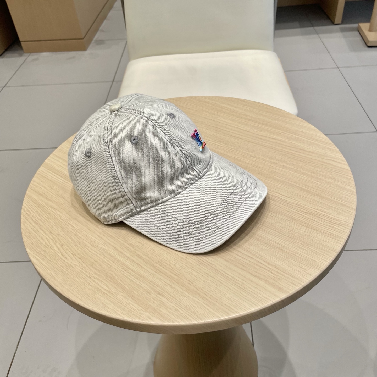  🧢路易威登棒球帽 LouisVuitton😍新款LV棒球帽，重工打造♥️高端大气，百搭款🤗男女通用！跑