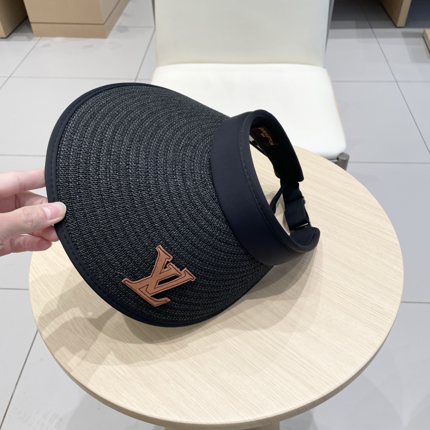 🧢路易威登棒球帽 LouisVuitton😍户外防晒帽子遮阳帽夏季天草帽防紫外线发箍式太阳帽简约空顶帽女