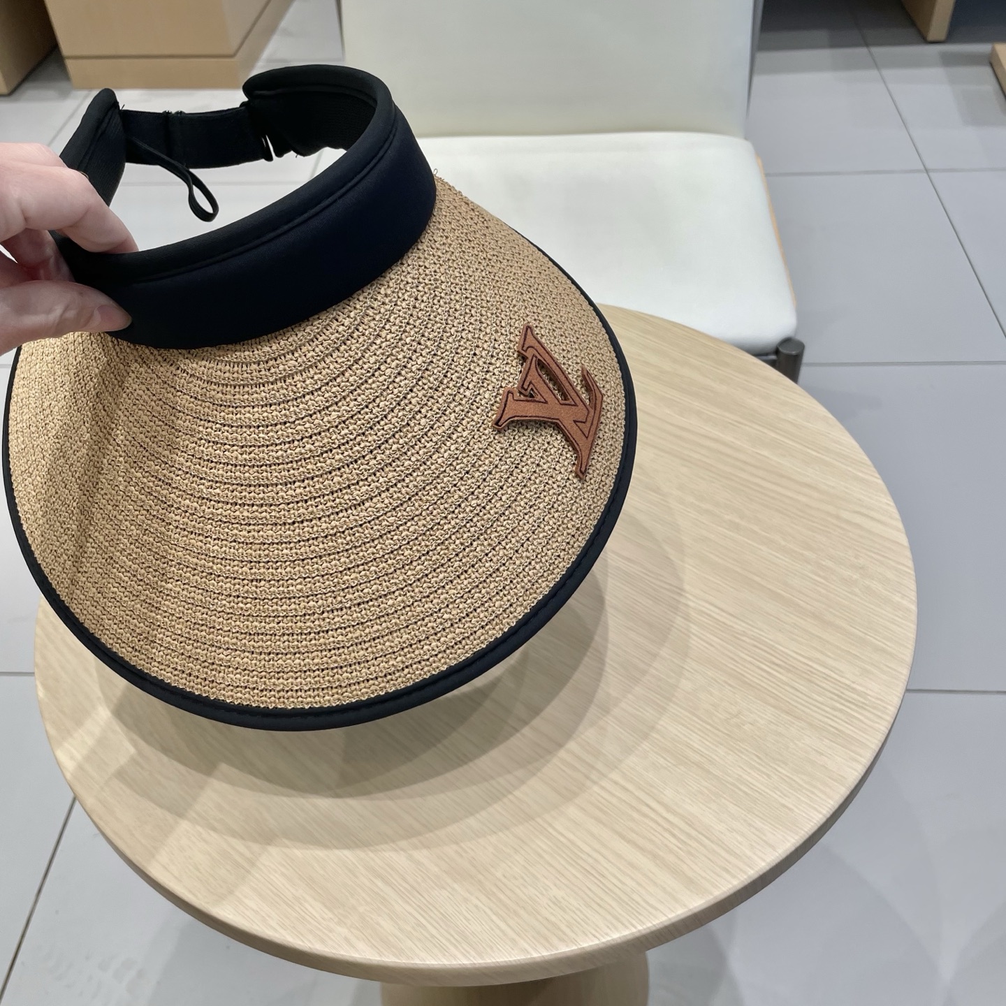 🧢路易威登棒球帽 LouisVuitton😍户外防晒帽子遮阳帽夏季天草帽防紫外线发箍式太阳帽简约空顶帽女