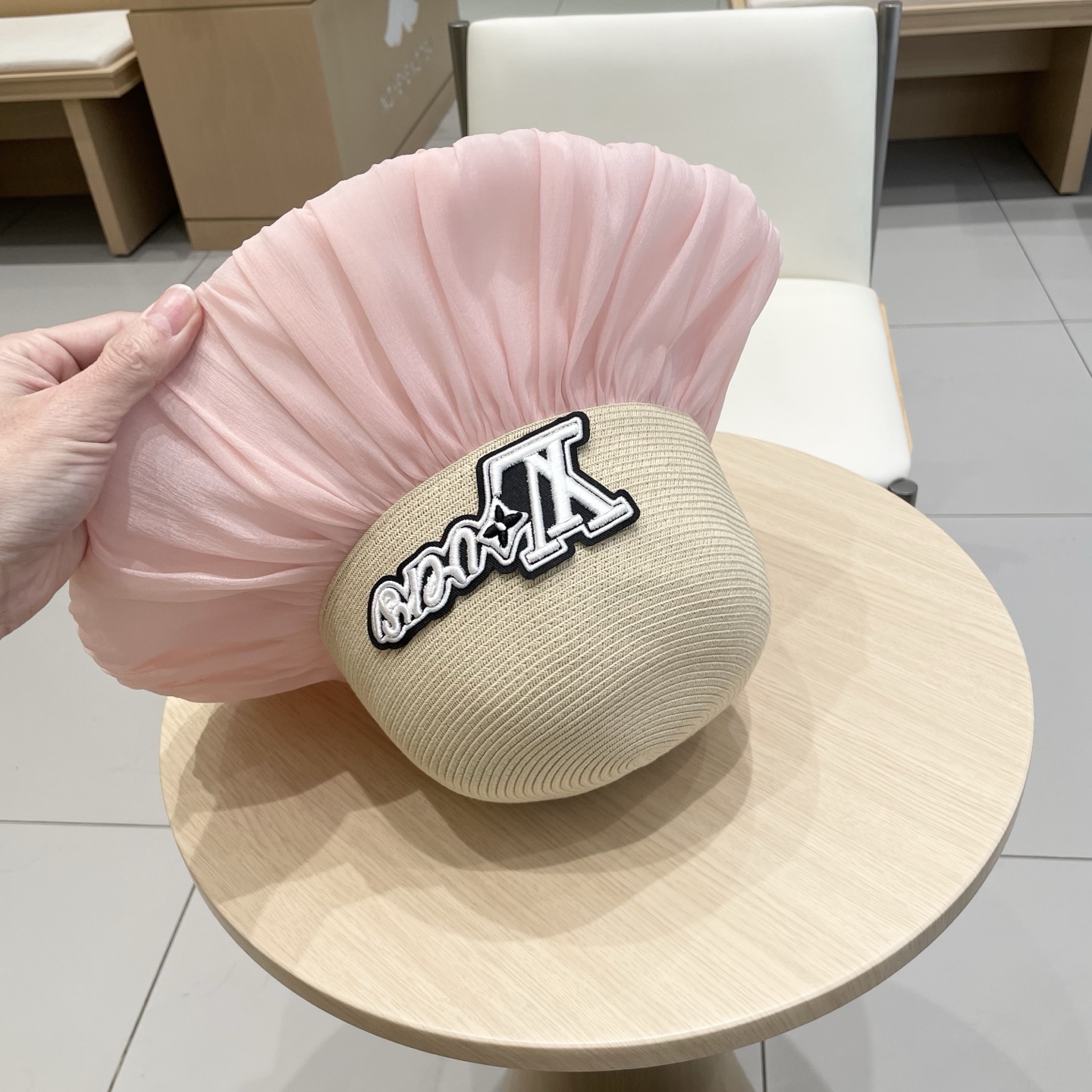  🧢路易威登棒球帽 LouisVuitton😍2025新款蝴蝶结渔夫帽子女夏季遮阳防晒大檐太阳草帽可折叠