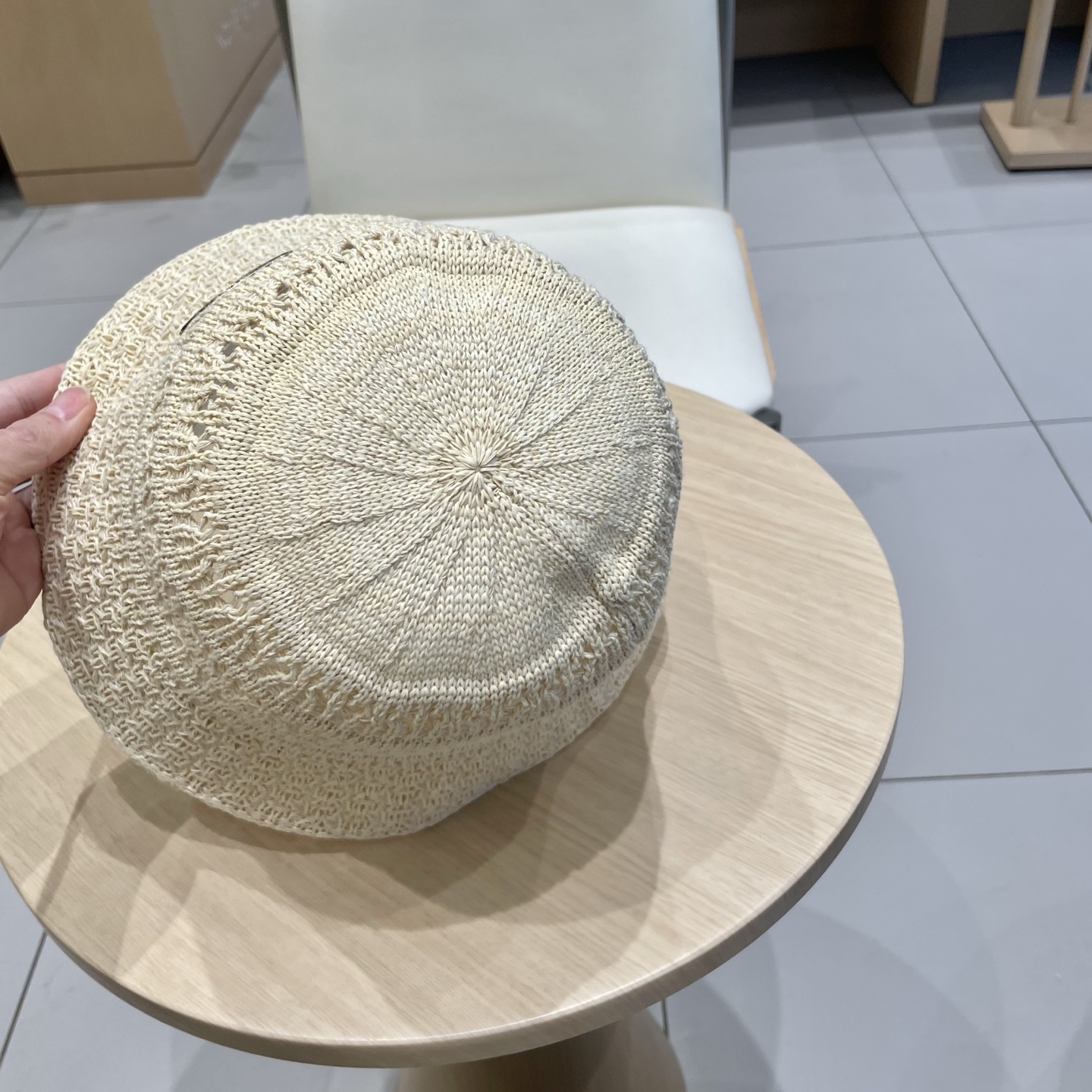  BALENCIAGA巴黎世家2025帽子女春夏新品纯色镂空遮阳渔夫帽时尚出游防晒盆帽显脸桶帽