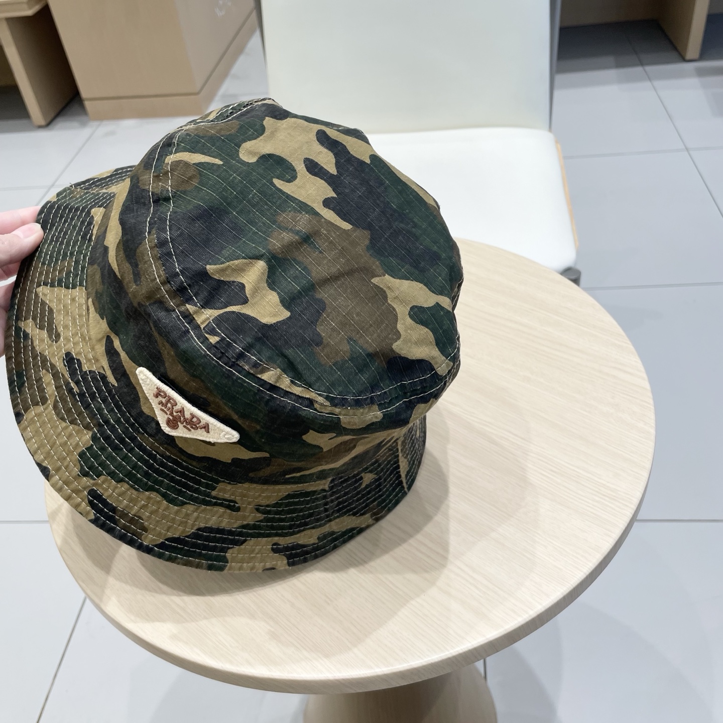  Prada普拉达 男女军绿迷彩盆帽户外登山防晒遮阳渔夫帽