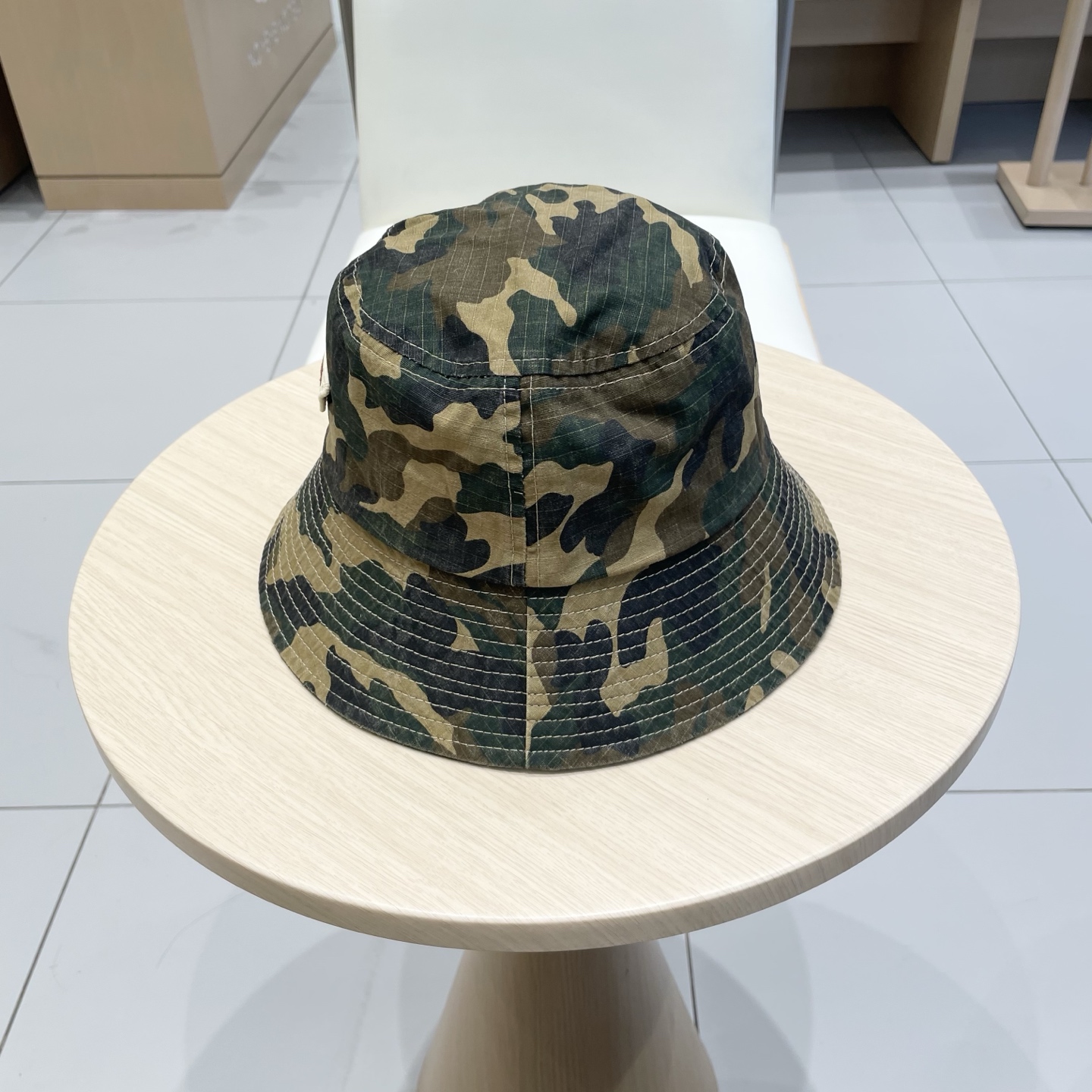  Prada普拉达 男女军绿迷彩盆帽户外登山防晒遮阳渔夫帽