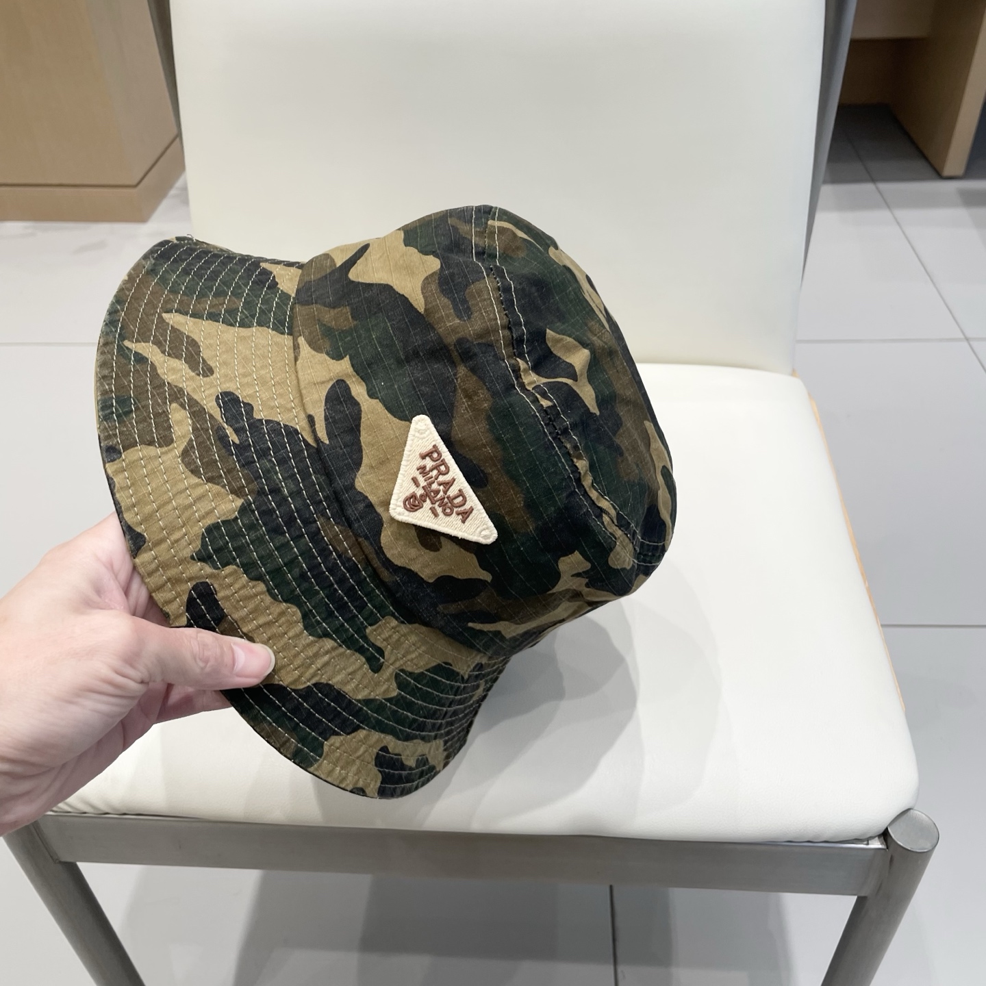  Prada普拉达 男女军绿迷彩盆帽户外登山防晒遮阳渔夫帽
