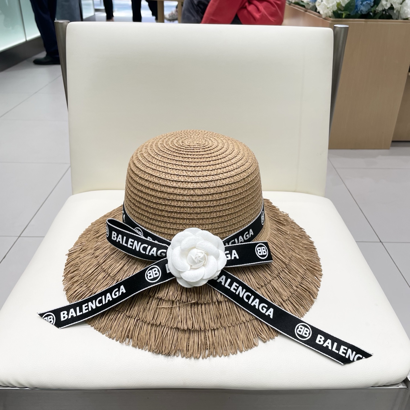  【balenciaga巴黎世家】2025新款蝴蝶结度假风草帽，旅行必备，超好搭配，赶紧入手！