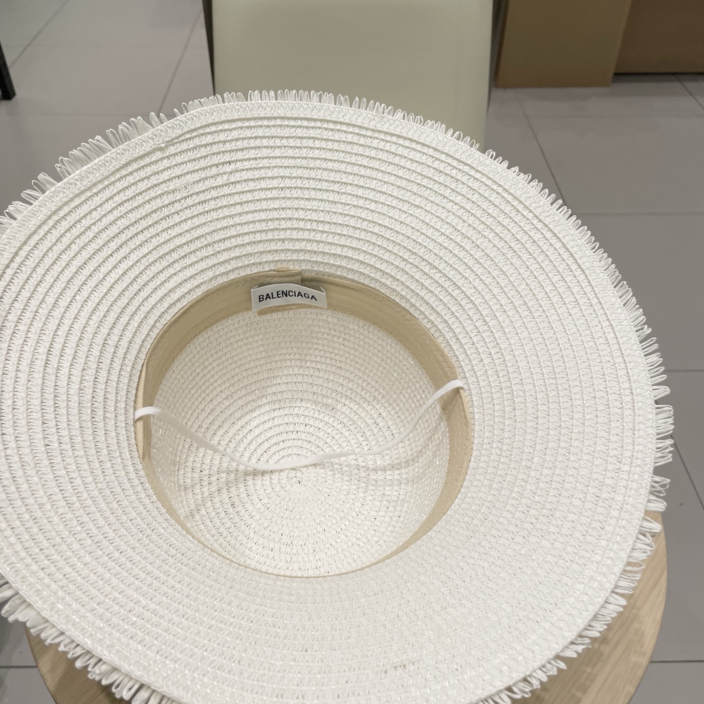  【balenciaga巴黎世家】2025新款蝴蝶结度假风草帽，旅行必备，超好搭配，赶紧入手！