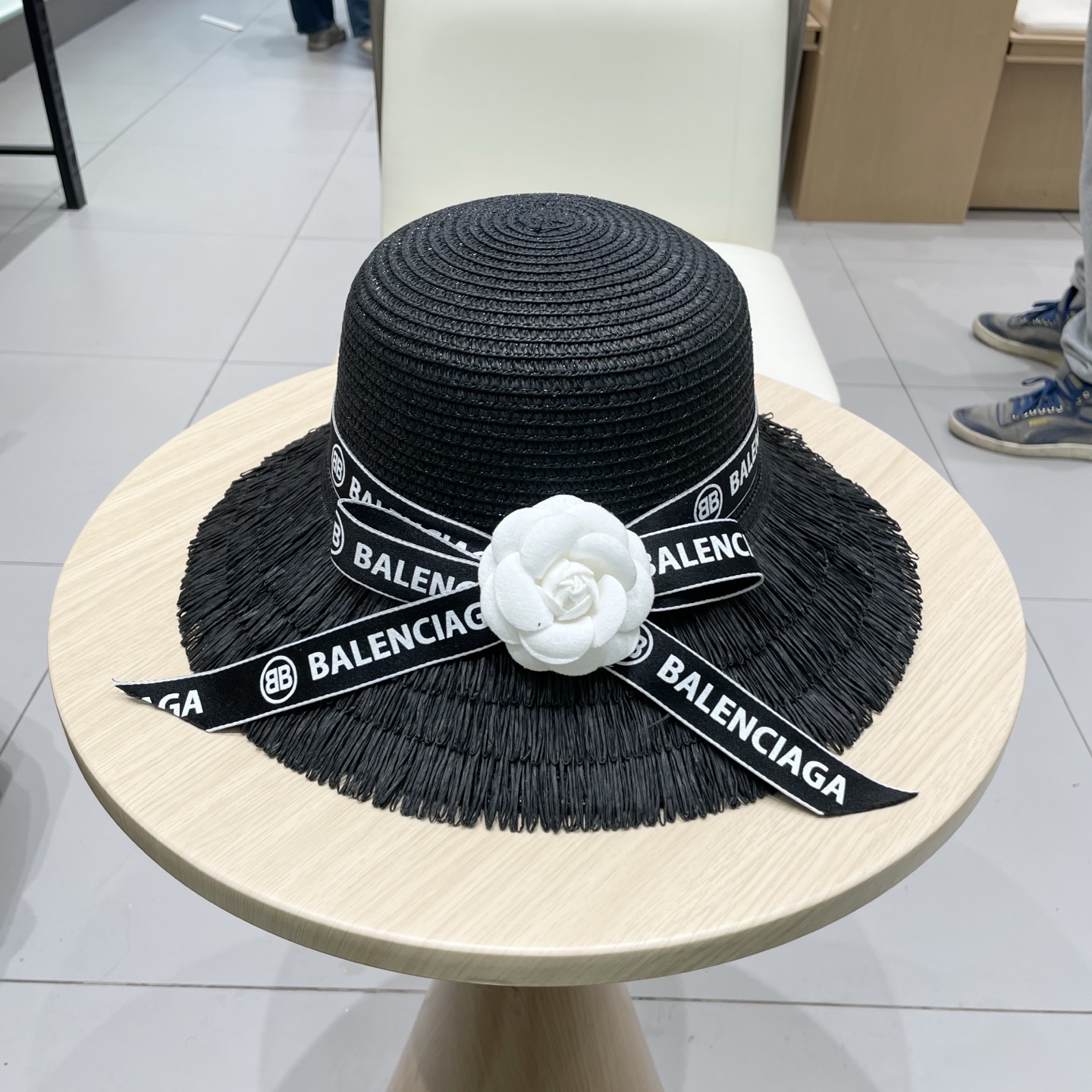  【balenciaga巴黎世家】2025新款蝴蝶结度假风草帽，旅行必备，超好搭配，赶紧入手！