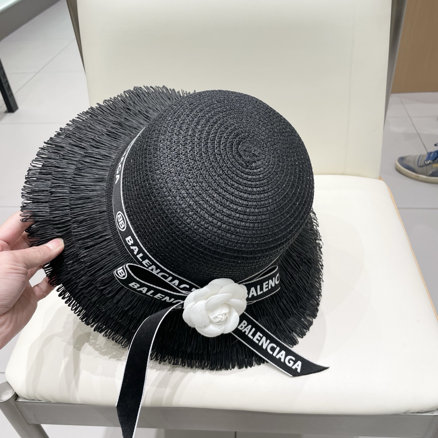  【balenciaga巴黎世家】2025新款蝴蝶结度假风草帽，旅行必备，超好搭配，赶紧入手！