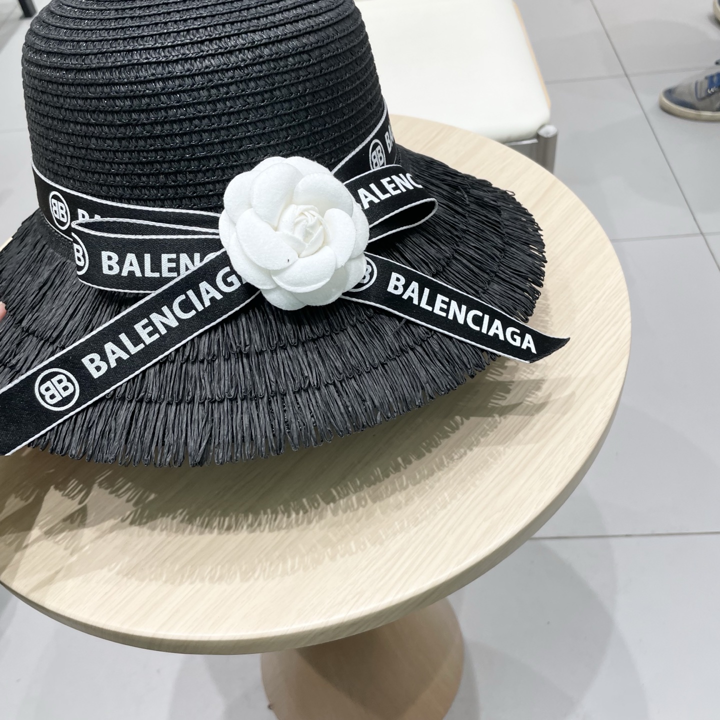  【balenciaga巴黎世家】2025新款蝴蝶结度假风草帽，旅行必备，超好搭配，赶紧入手！