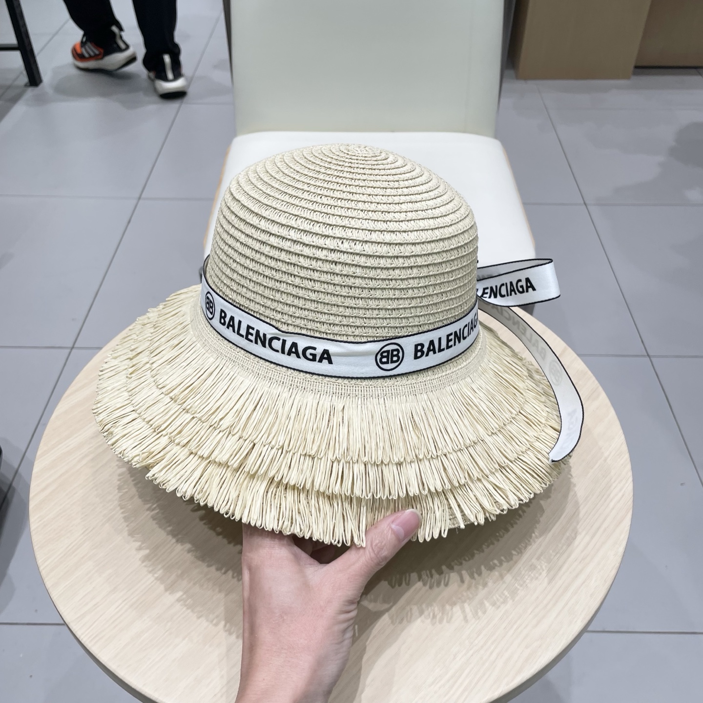  【balenciaga巴黎世家】2025新款蝴蝶结度假风草帽，旅行必备，超好搭配，赶紧入手！