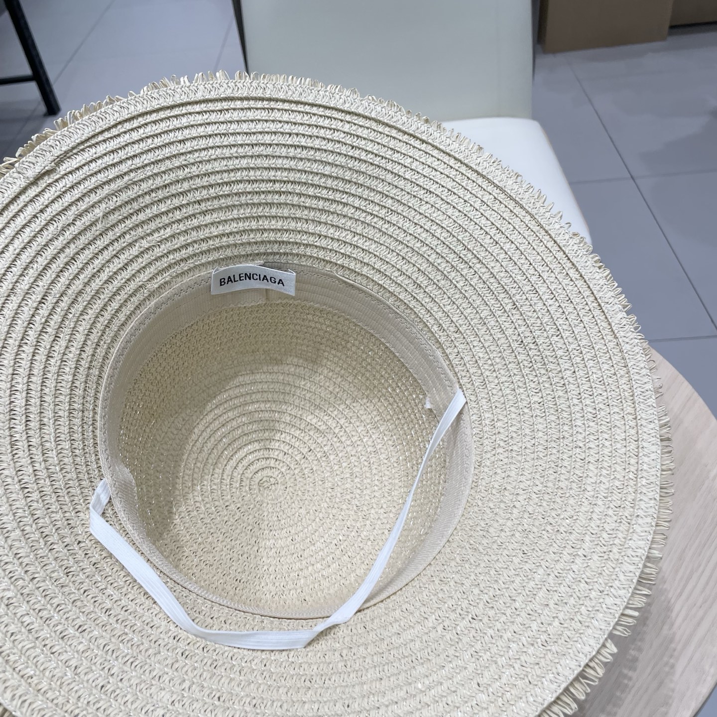  【balenciaga巴黎世家】2025新款蝴蝶结度假风草帽，旅行必备，超好搭配，赶紧入手！