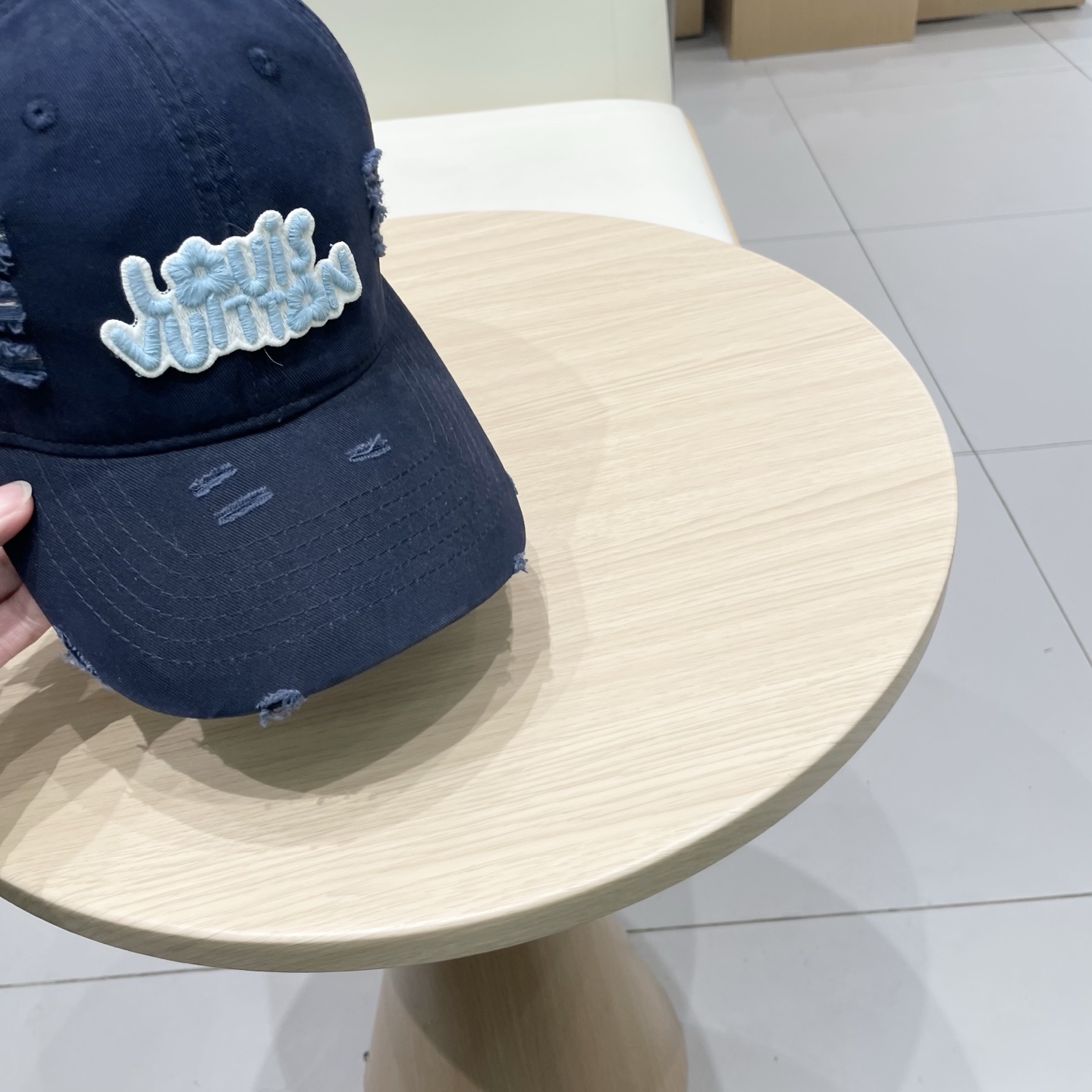  LV路易威登高版本专柜爆款棒球帽  重工打造♥️高端大气，百搭款🤗男女通用！
