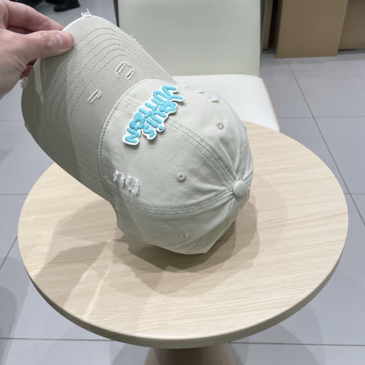  LV路易威登高版本专柜爆款棒球帽  重工打造♥️高端大气，百搭款🤗男女通用！