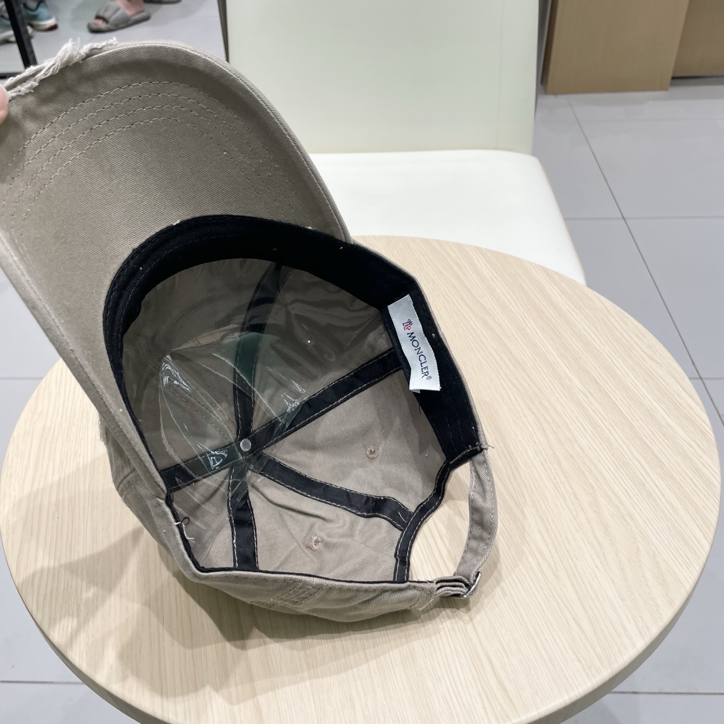  蒙口MONCLER新款棒球帽，时尚炸街单品，风格很OK，网红.时尚博主的最爱！高品质舒适透气，凹造型很