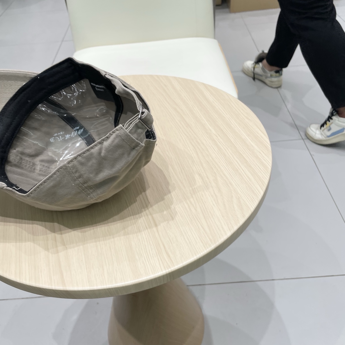  蒙口MONCLER新款棒球帽，时尚炸街单品，风格很OK，网红.时尚博主的最爱！高品质舒适透气，凹造型很
