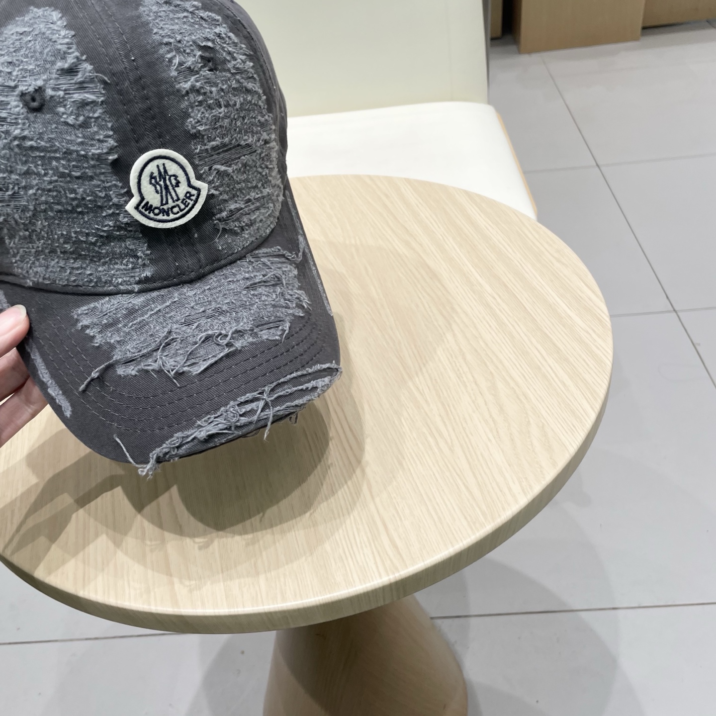  蒙口MONCLER新款棒球帽，时尚炸街单品，风格很OK，网红.时尚博主的最爱！高品质舒适透气，凹造型很