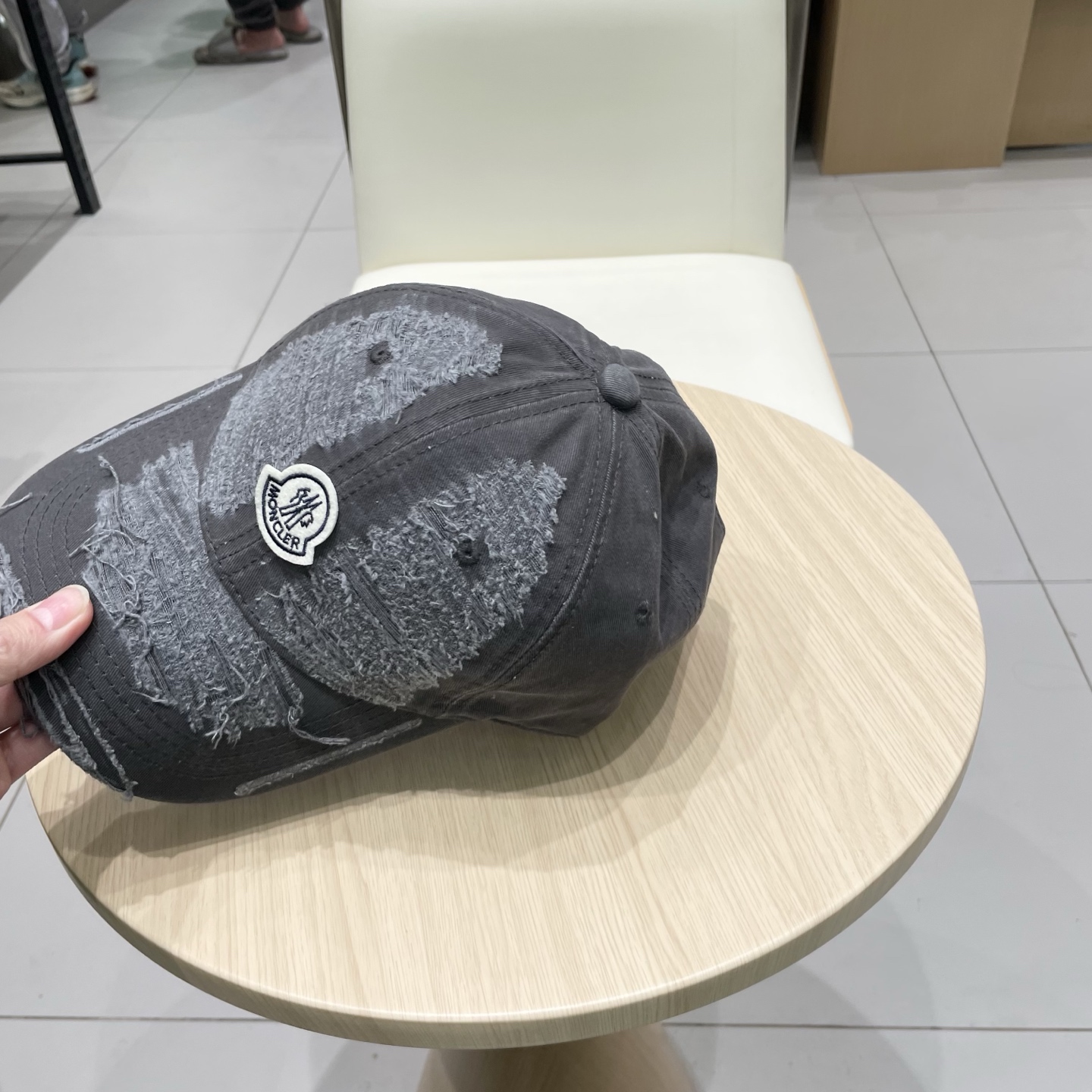  蒙口MONCLER新款棒球帽，时尚炸街单品，风格很OK，网红.时尚博主的最爱！高品质舒适透气，凹造型很
