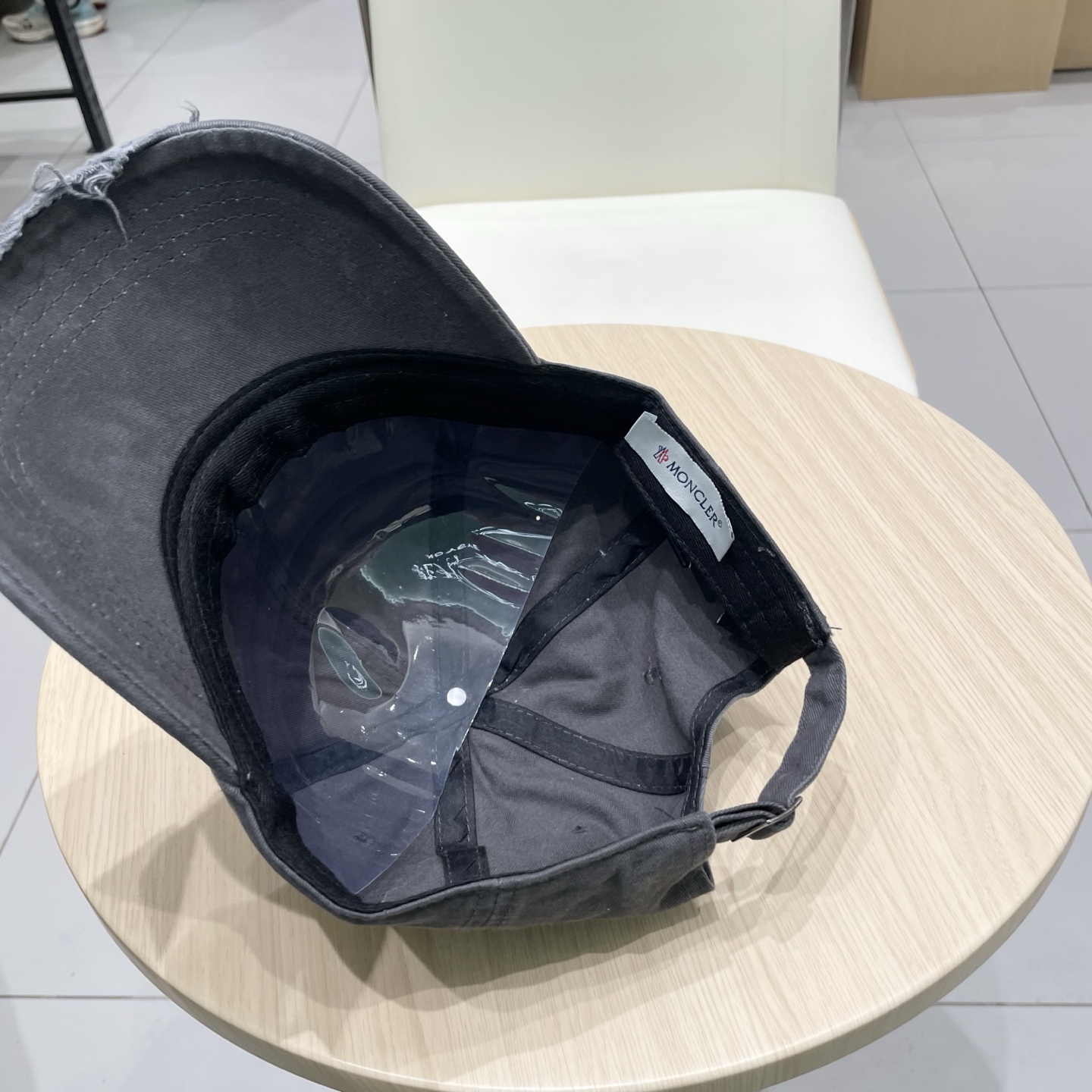  蒙口MONCLER新款棒球帽，时尚炸街单品，风格很OK，网红.时尚博主的最爱！高品质舒适透气，凹造型很