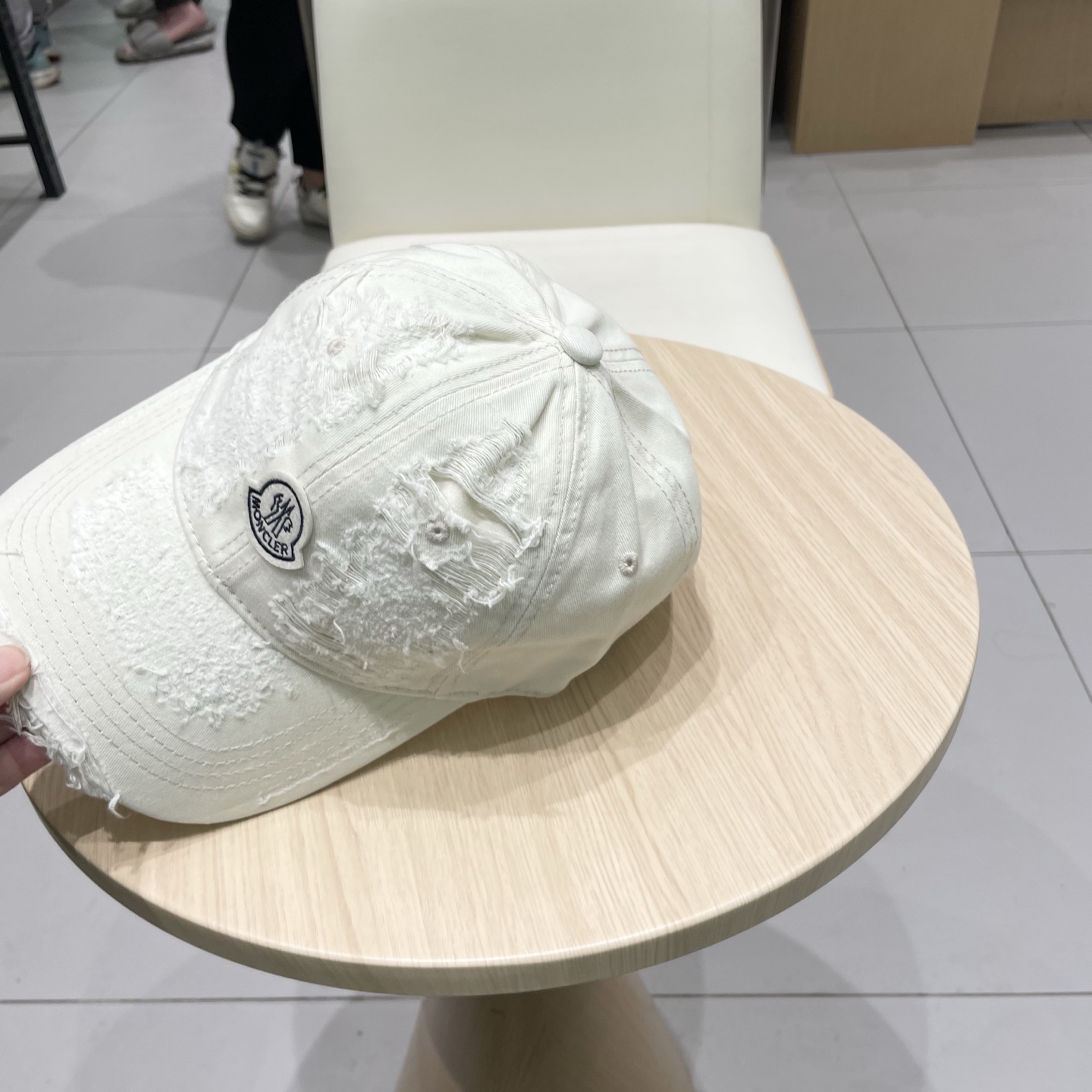  蒙口MONCLER新款棒球帽，时尚炸街单品，风格很OK，网红.时尚博主的最爱！高品质舒适透气，凹造型很