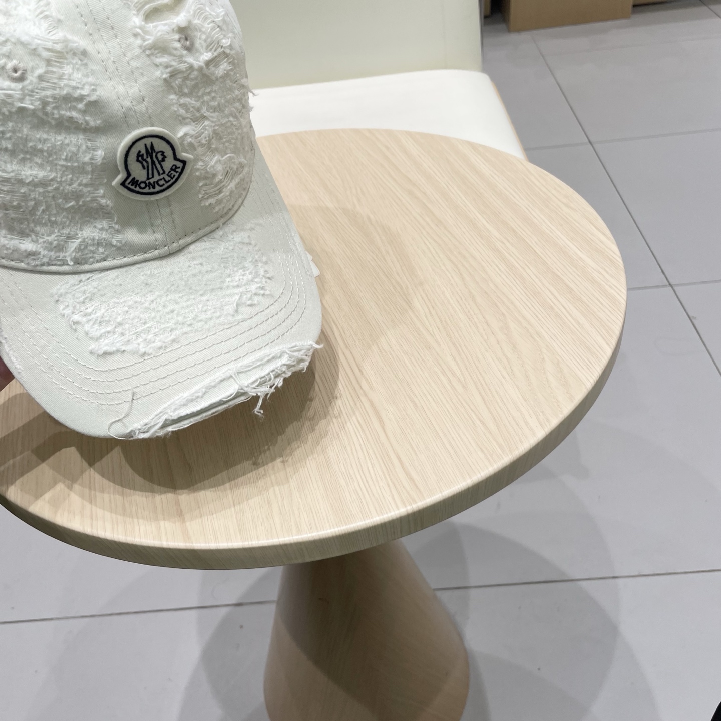  蒙口MONCLER新款棒球帽，时尚炸街单品，风格很OK，网红.时尚博主的最爱！高品质舒适透气，凹造型很