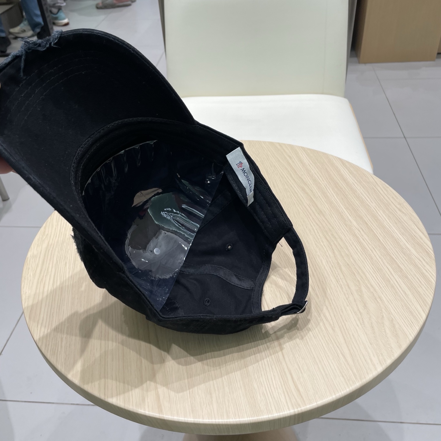  蒙口MONCLER新款棒球帽，时尚炸街单品，风格很OK，网红.时尚博主的最爱！高品质舒适透气，凹造型很