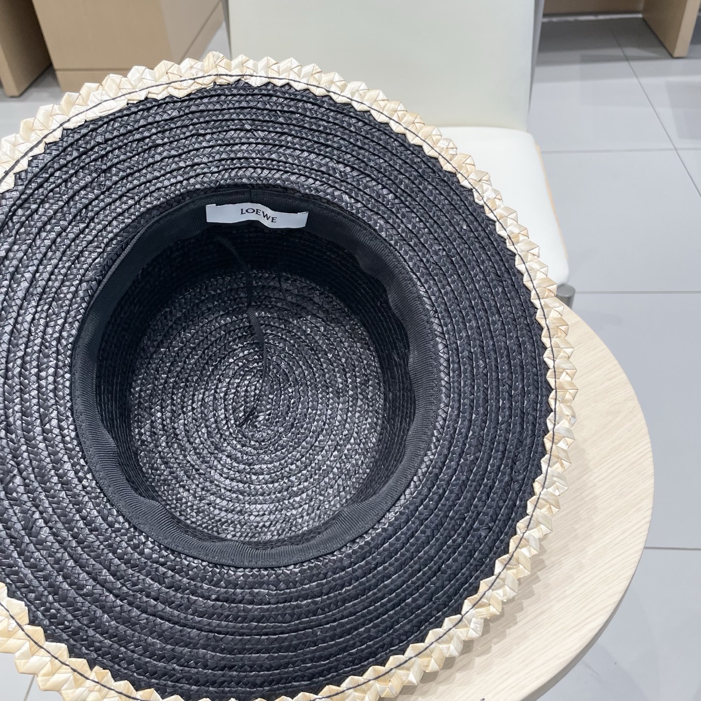 罗意威loewe新款Chanel香奈儿草帽，平顶礼帽，日本支持制作，皮带 简约平顶优雅草帽女防晒海边度假