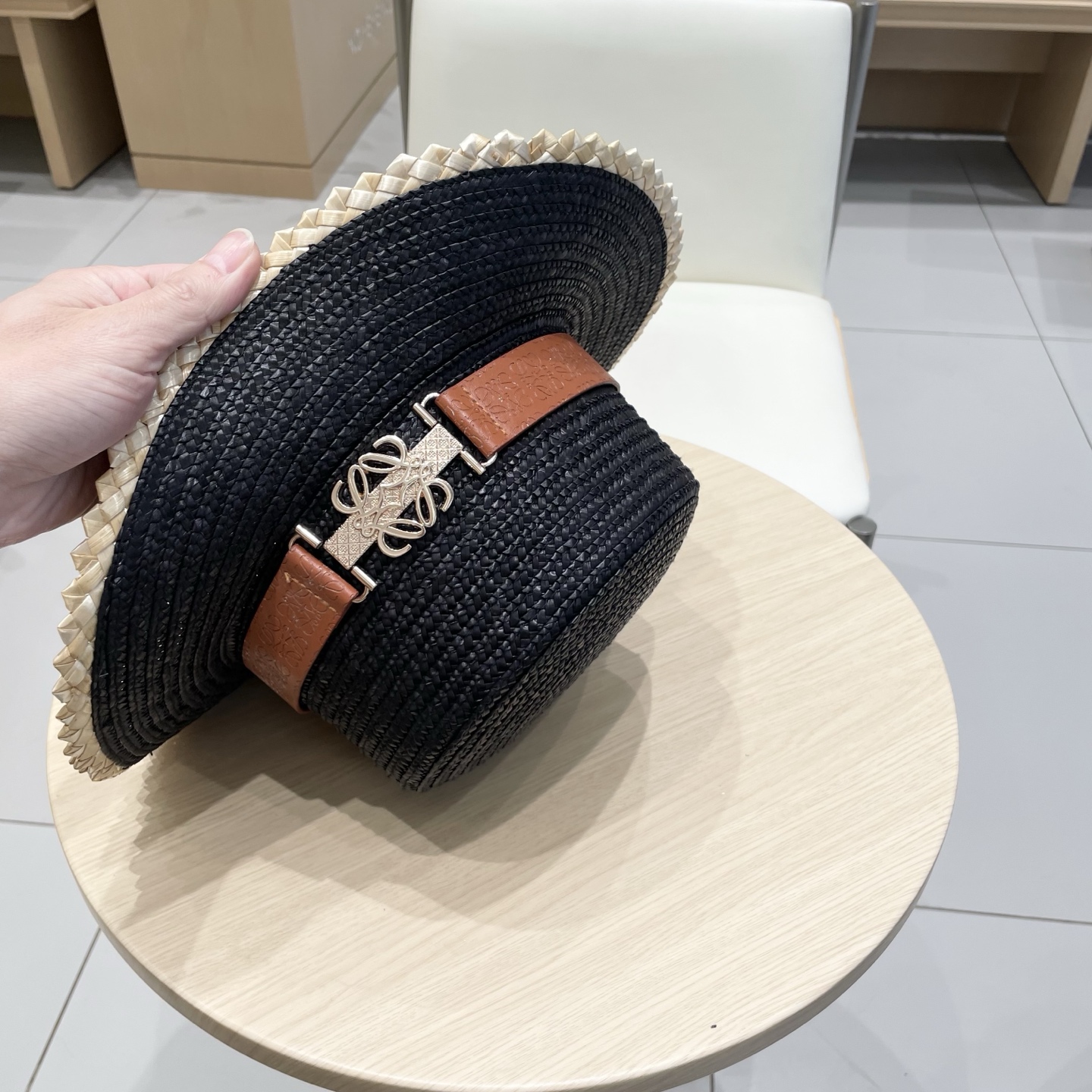 罗意威loewe新款Chanel香奈儿草帽，平顶礼帽，日本支持制作，皮带 简约平顶优雅草帽女防晒海边度假