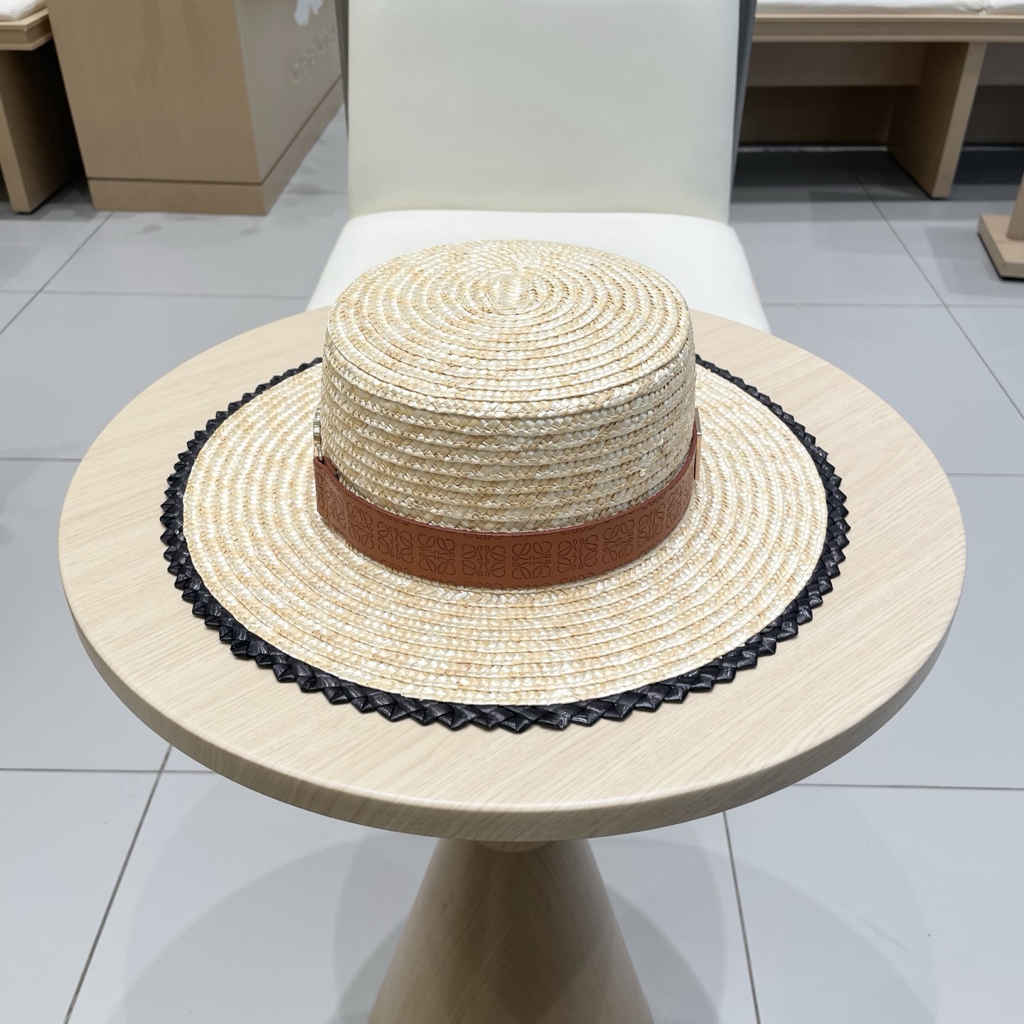 罗意威loewe新款Chanel香奈儿草帽，平顶礼帽，日本支持制作，皮带 简约平顶优雅草帽女防晒海边度假