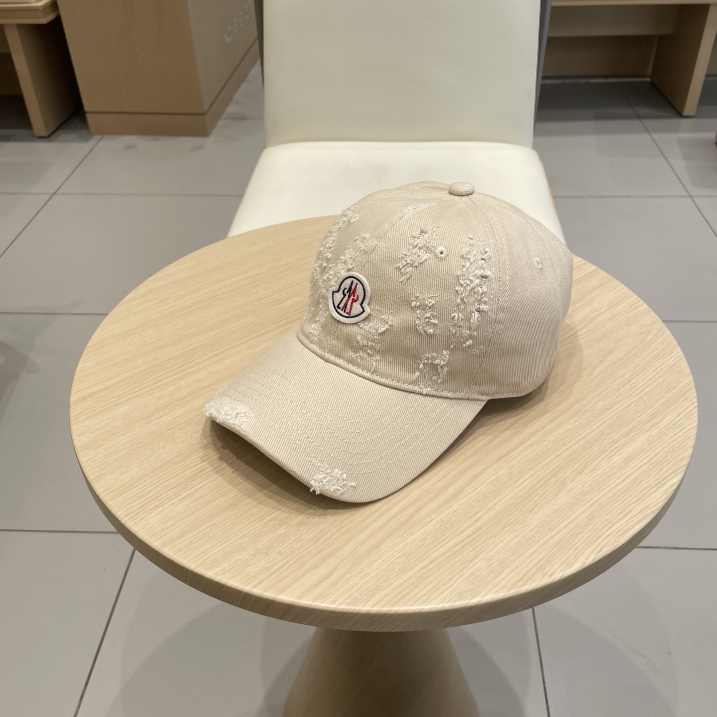  蒙口MONCLER新款棒球帽，时尚炸街单品，风格很OK，网红.时尚博主的最爱！高品质舒适透气，凹造型很