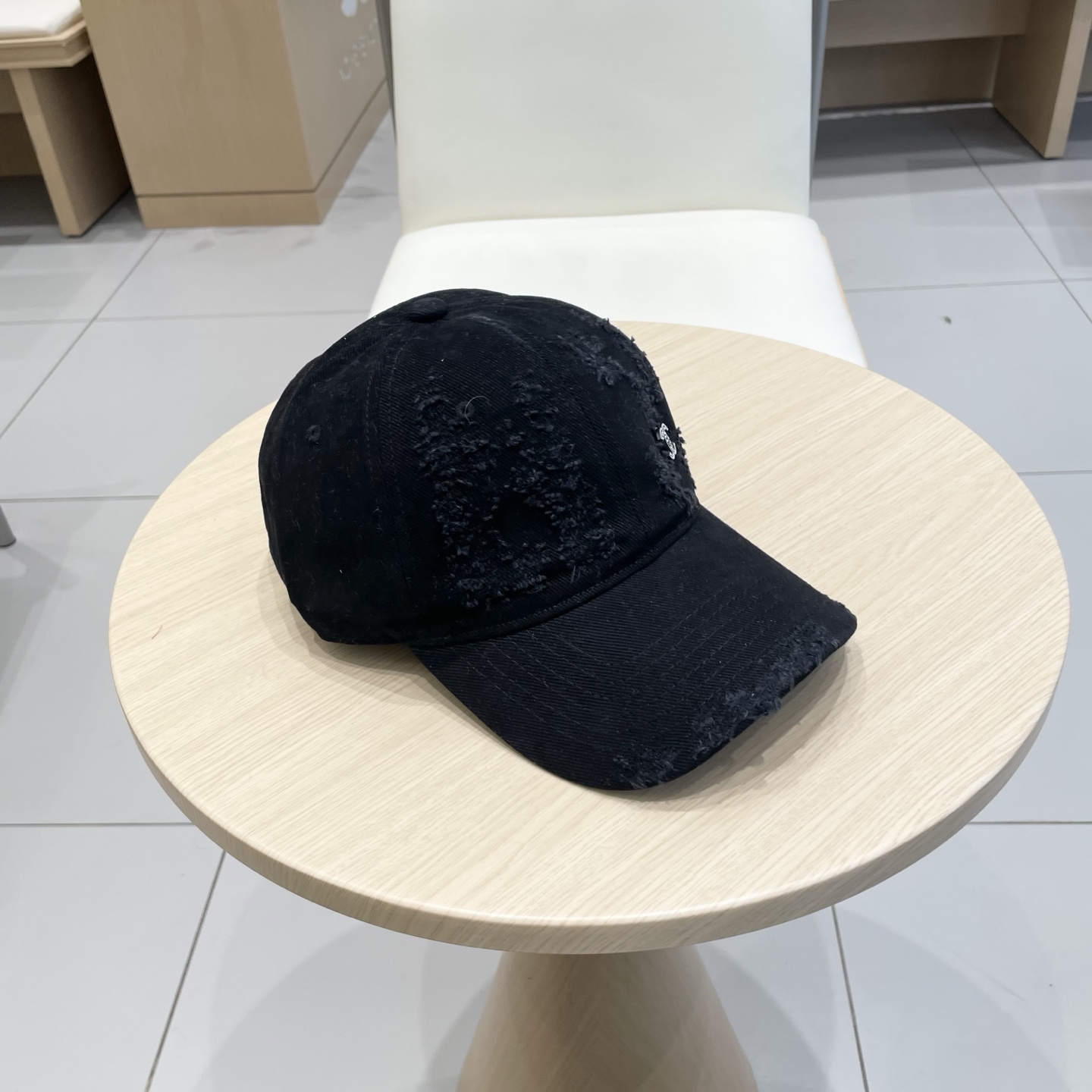  CHANEL香奈儿】新款简约logo棒球帽，新款出货，大牌款超好搭配，赶紧入手！